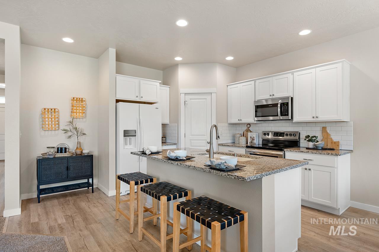 2626 W Jayton Dr