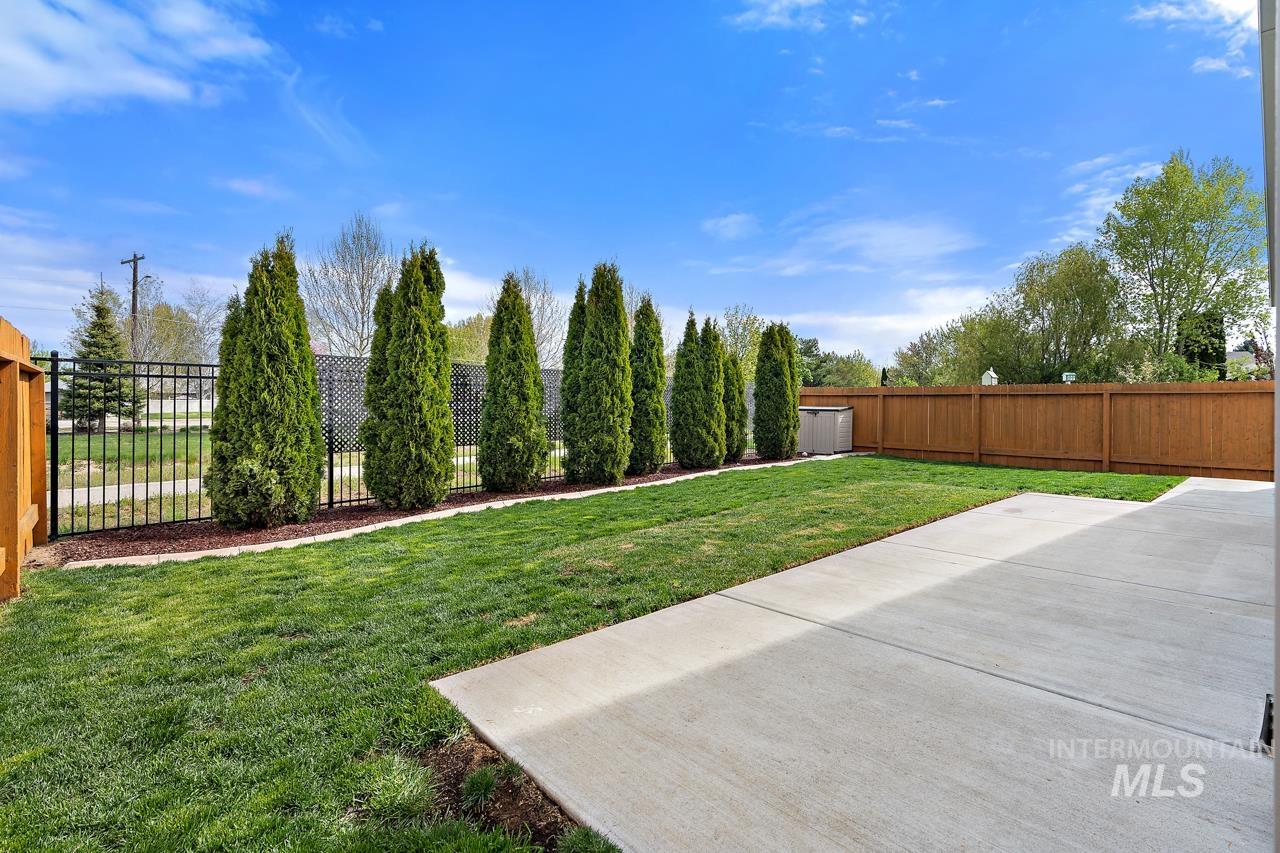 2626 W Jayton Dr