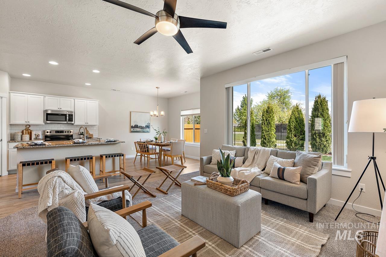 2626 W Jayton Dr