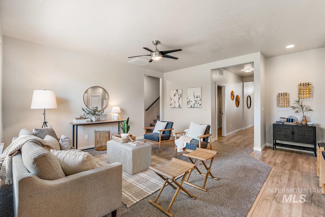 2626 W Jayton Dr