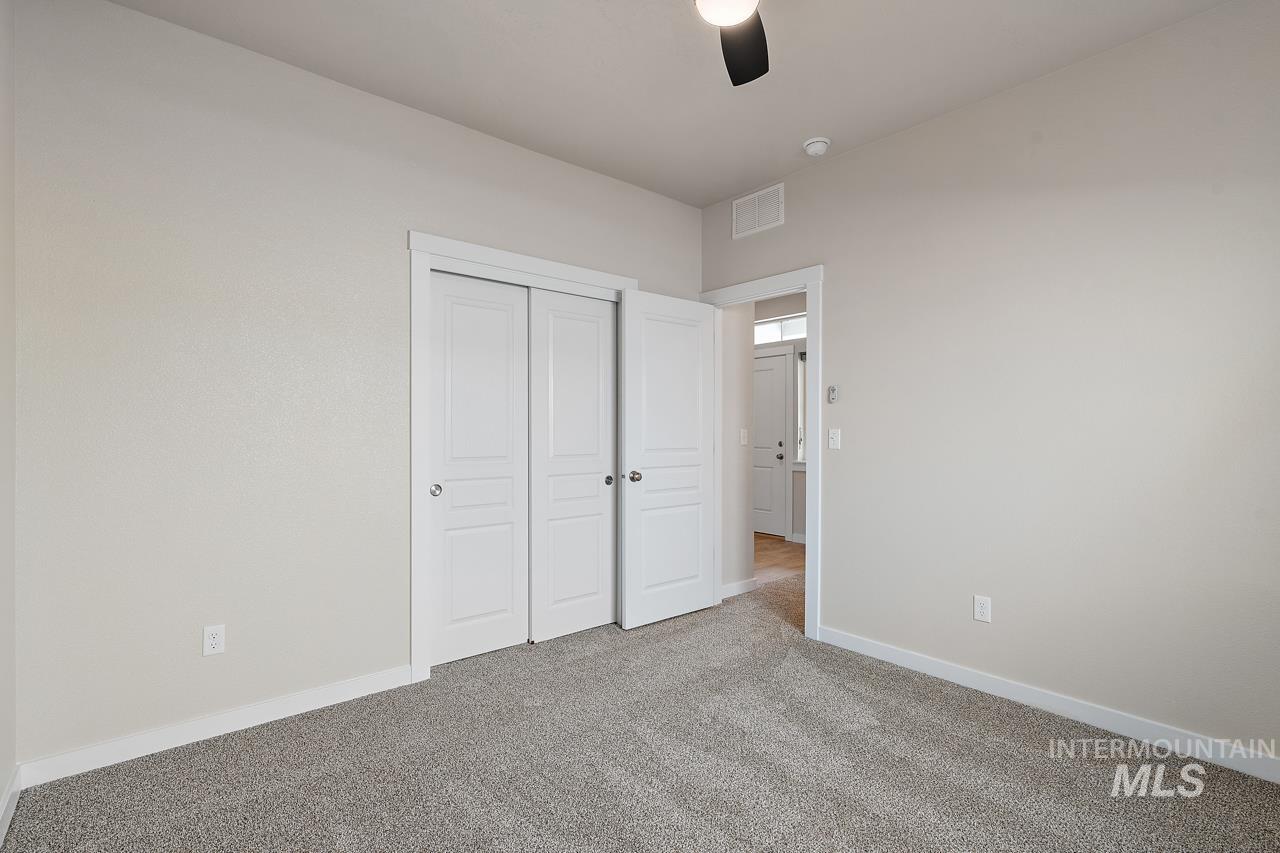 2626 W Jayton Dr
