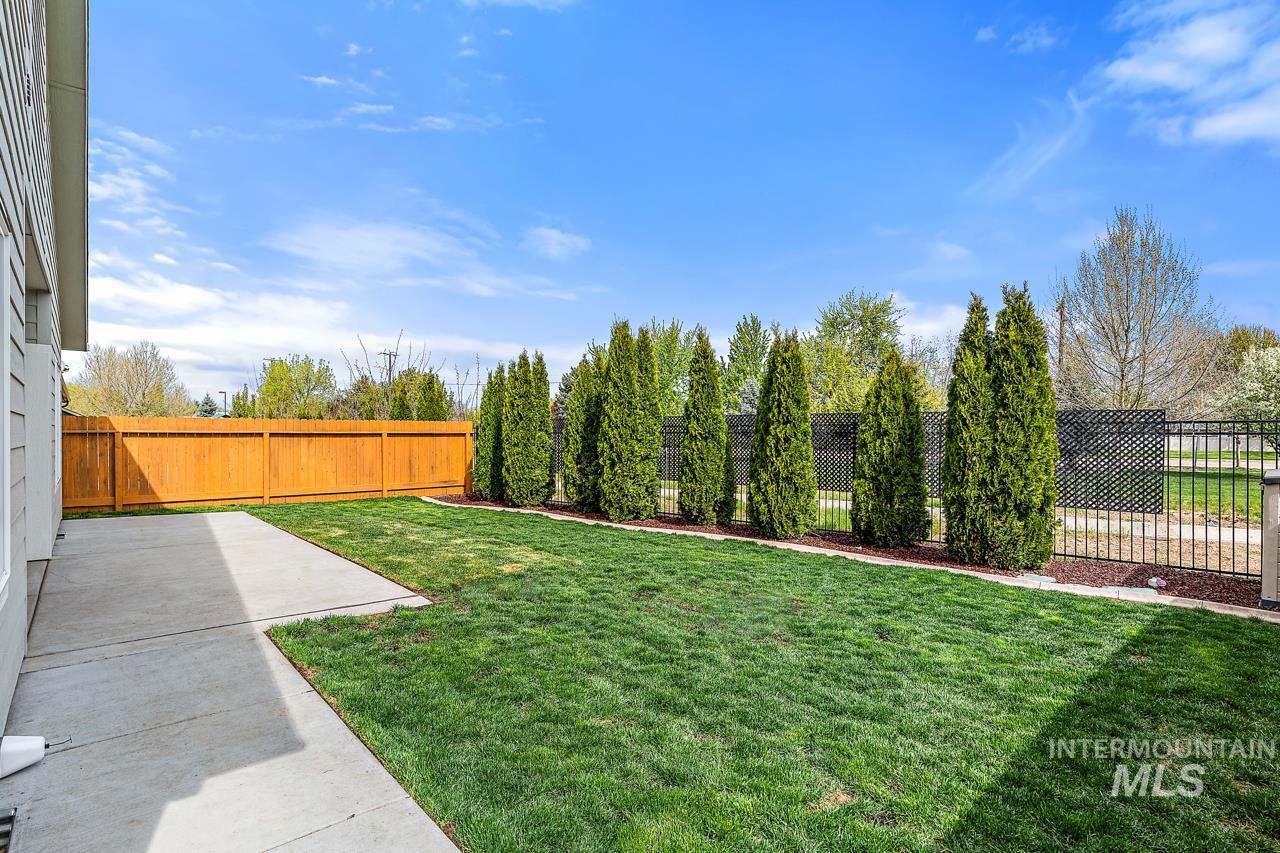 2626 W Jayton Dr