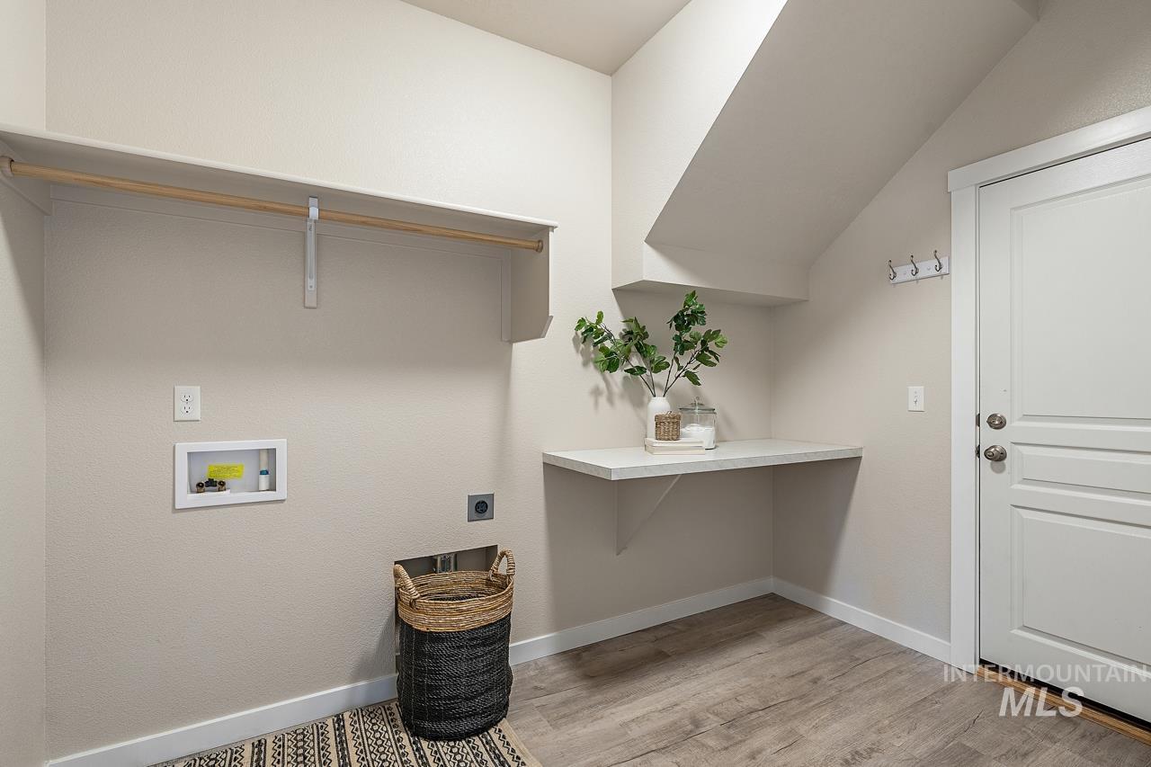 2626 W Jayton Dr