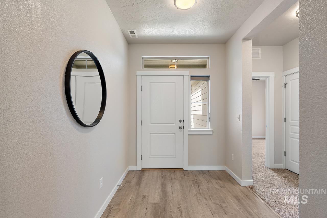 2626 W Jayton Dr