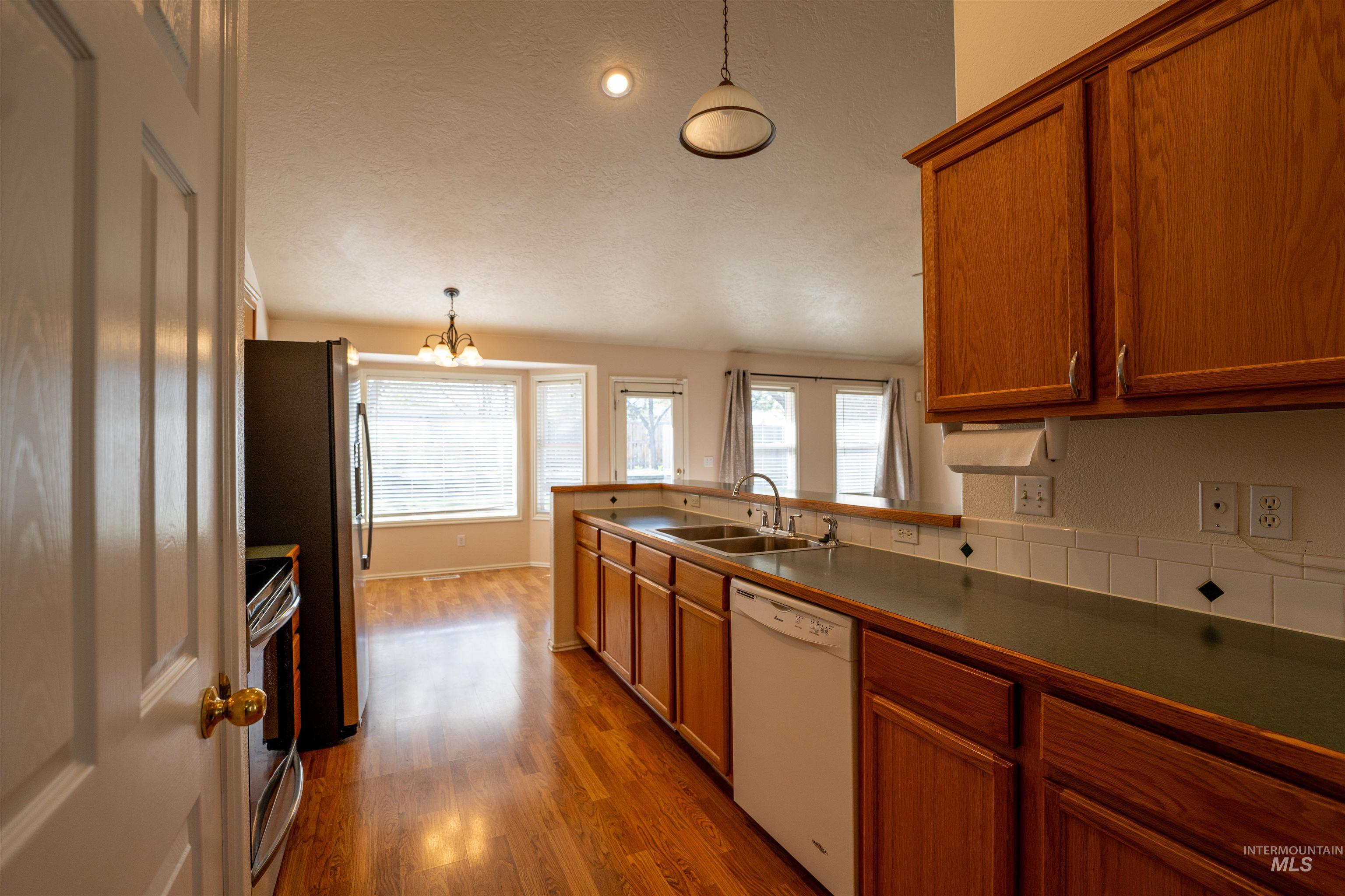 2123 S Candlewood Dr