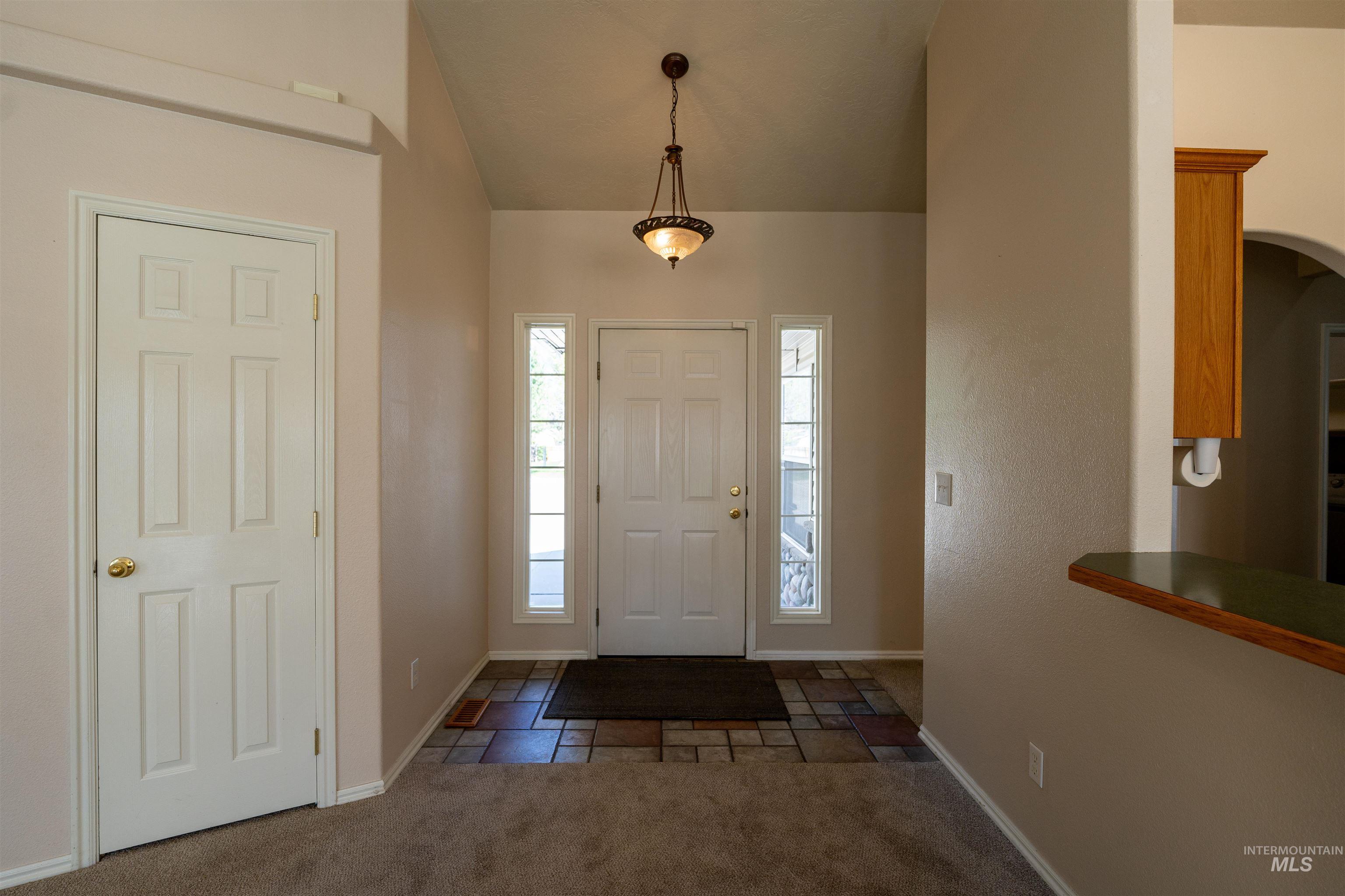 2123 S Candlewood Dr