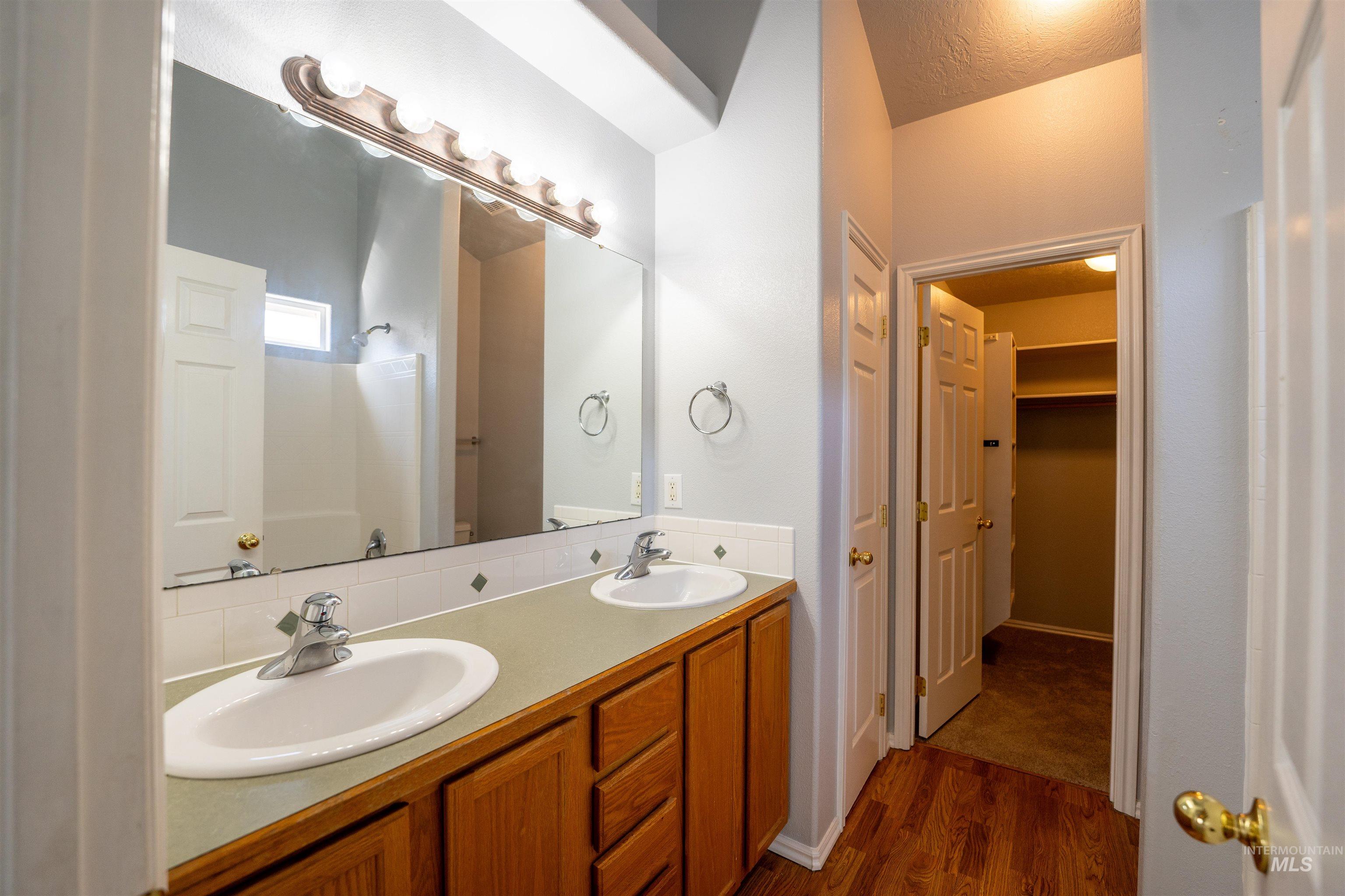 2123 S Candlewood Dr