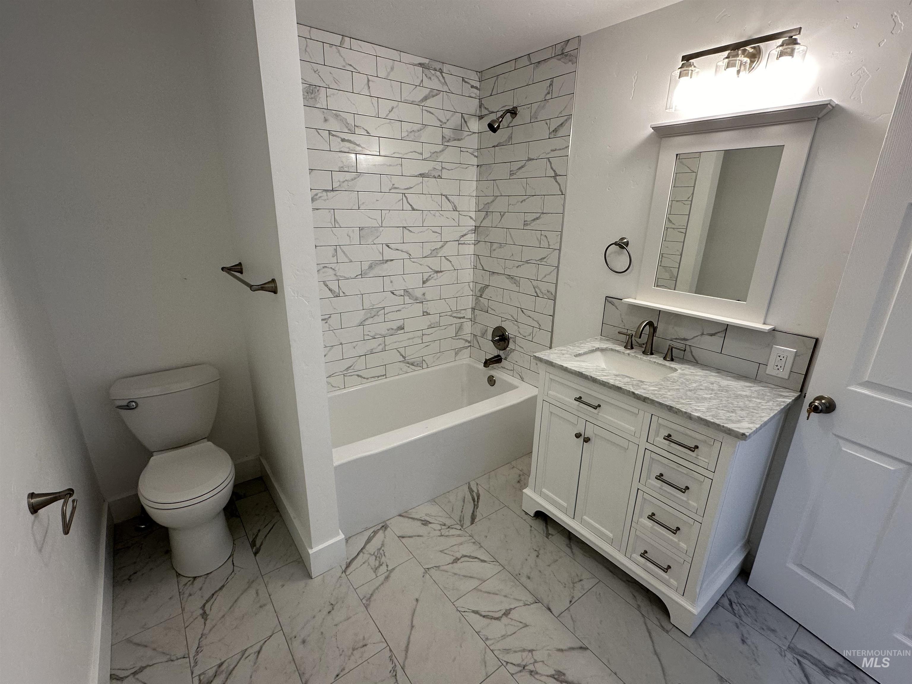 2038 Blue Spruce Ln Unit: 179