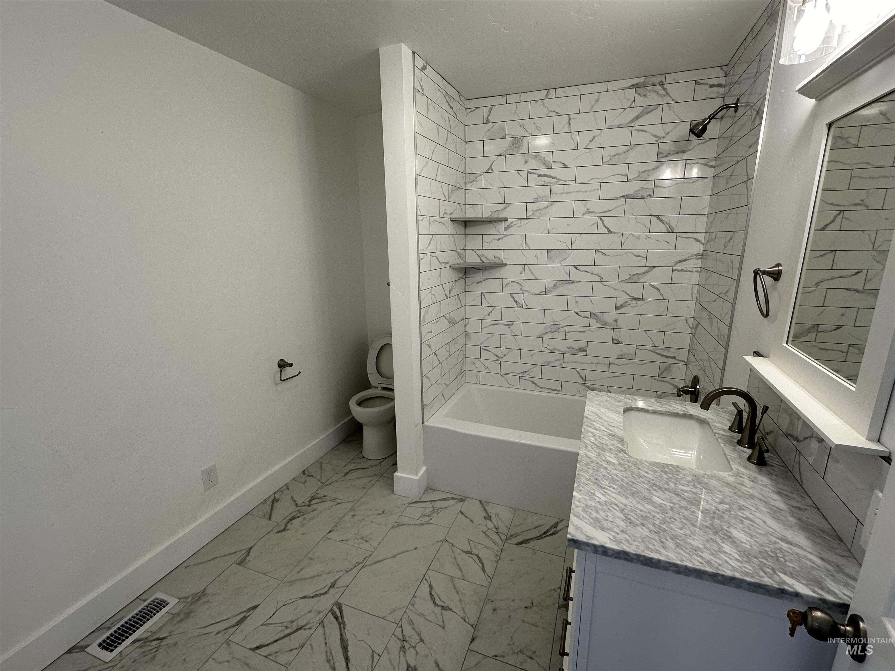 2038 Blue Spruce Ln Unit: 179