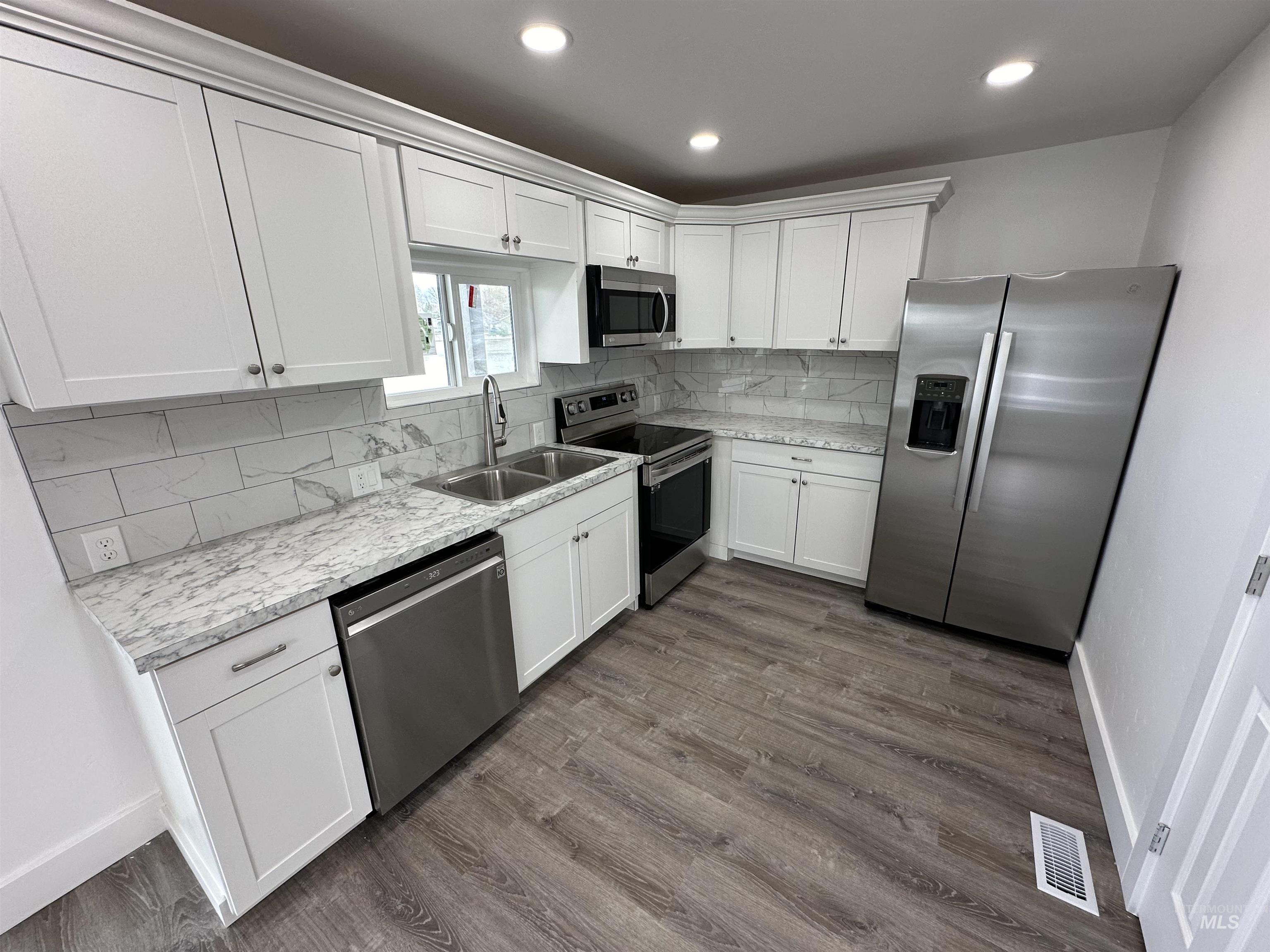 2038 Blue Spruce Ln Unit: 179