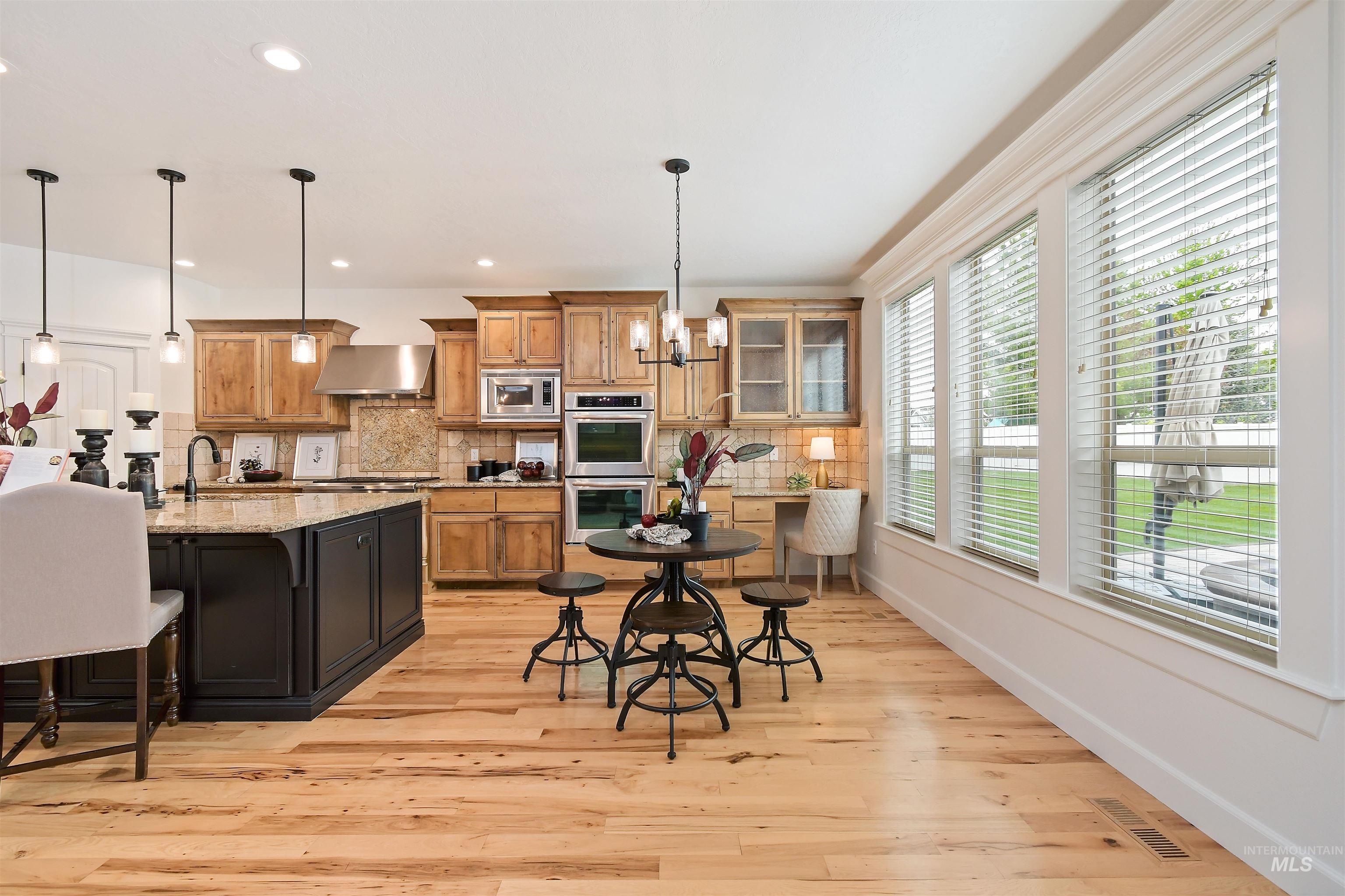 1622 W Covenant Hill Ct