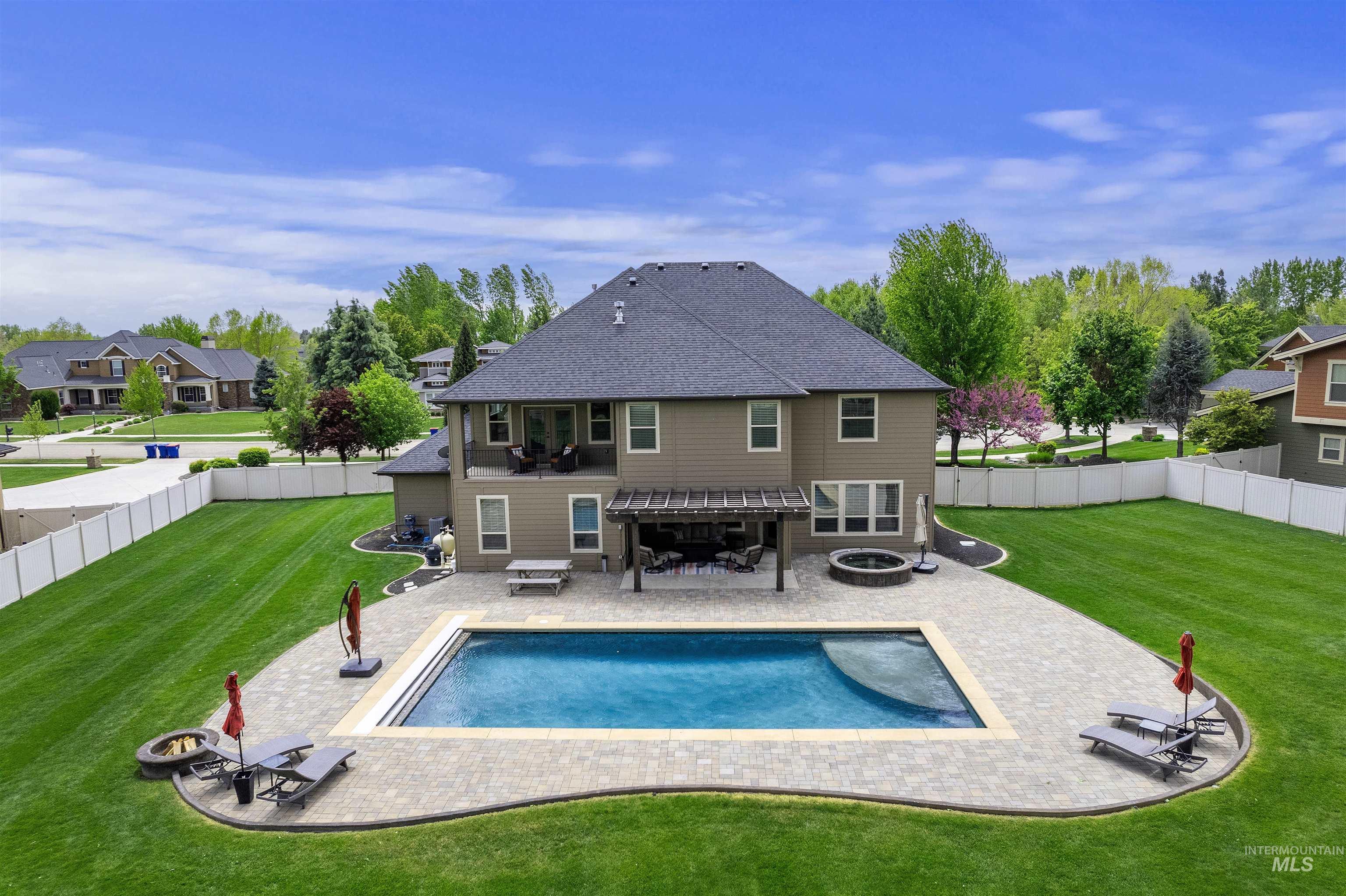1622 W Covenant Hill Ct