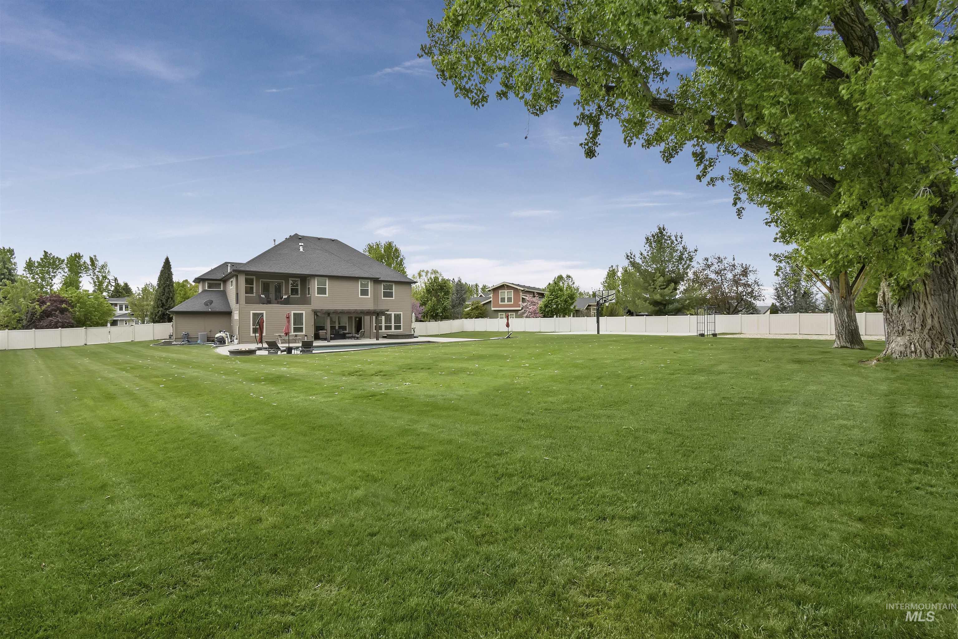 1622 W Covenant Hill Ct