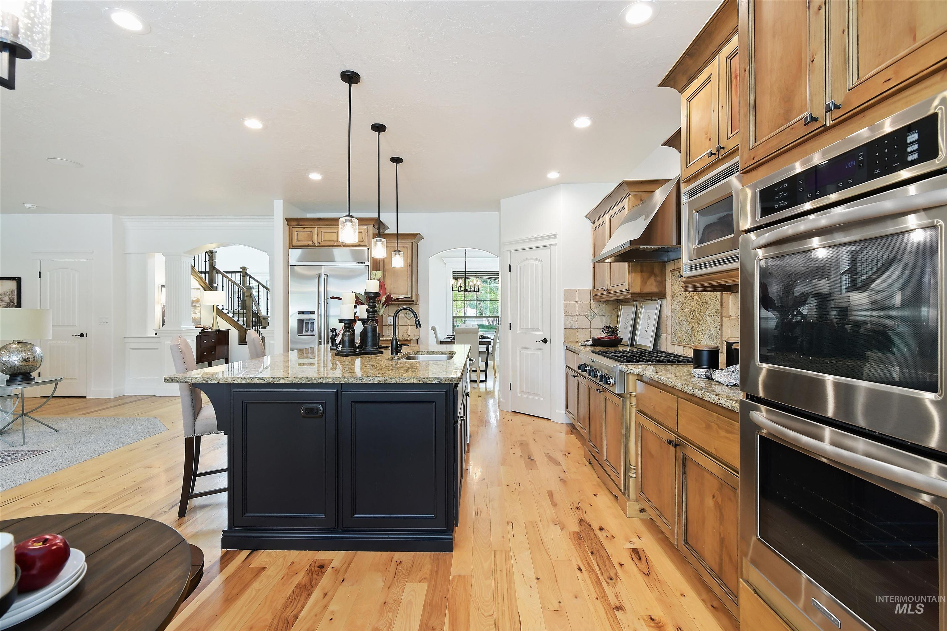 1622 W Covenant Hill Ct