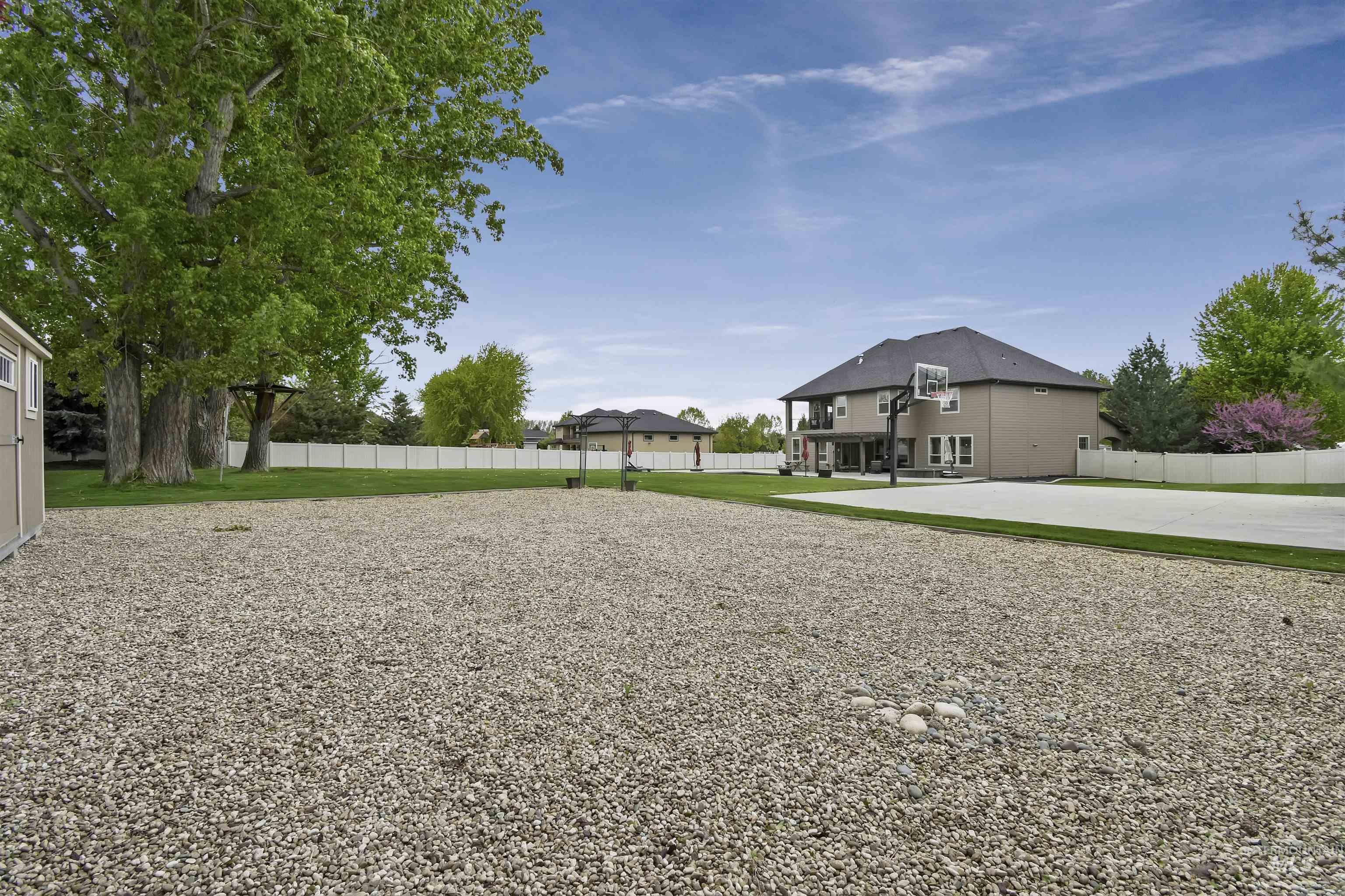 1622 W Covenant Hill Ct