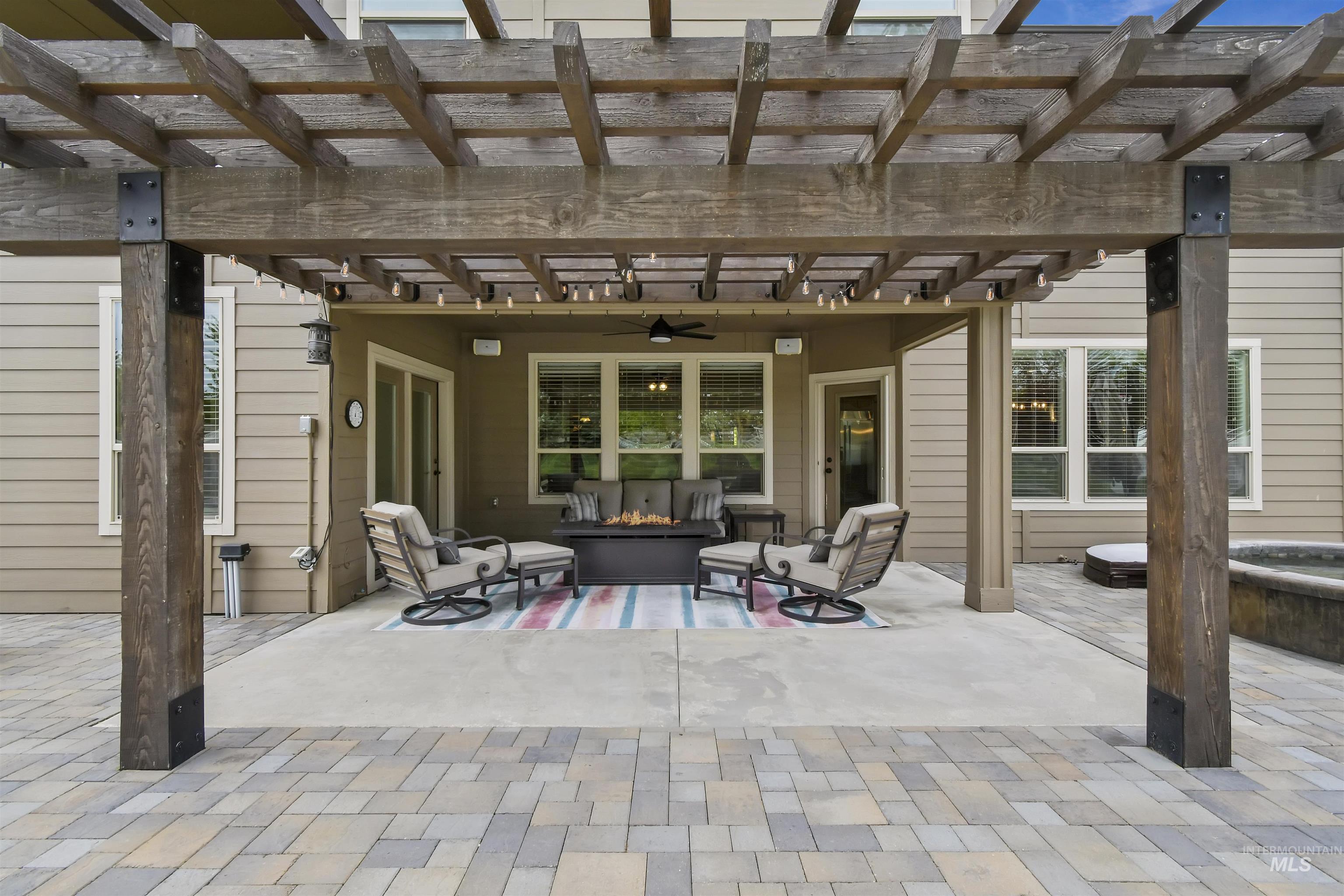 1622 W Covenant Hill Ct