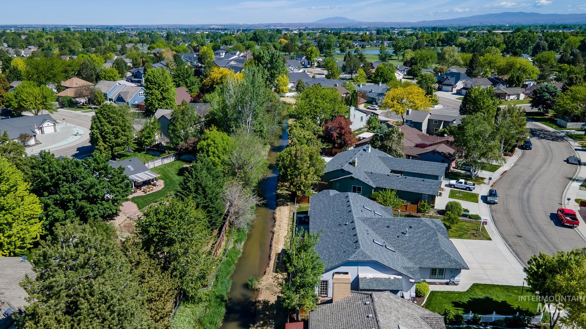 1861 N Interlachen Way