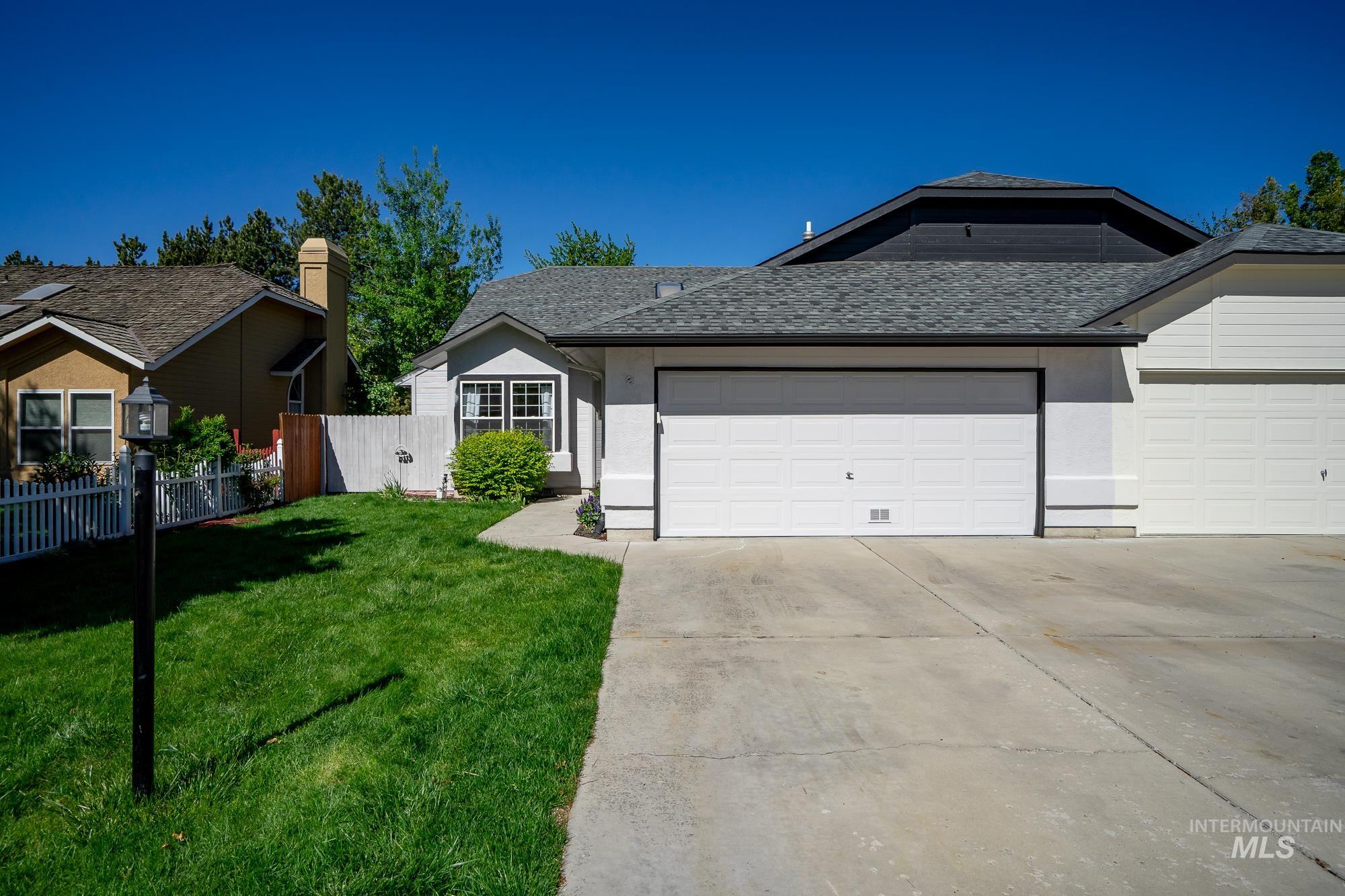 1861 N Interlachen Way