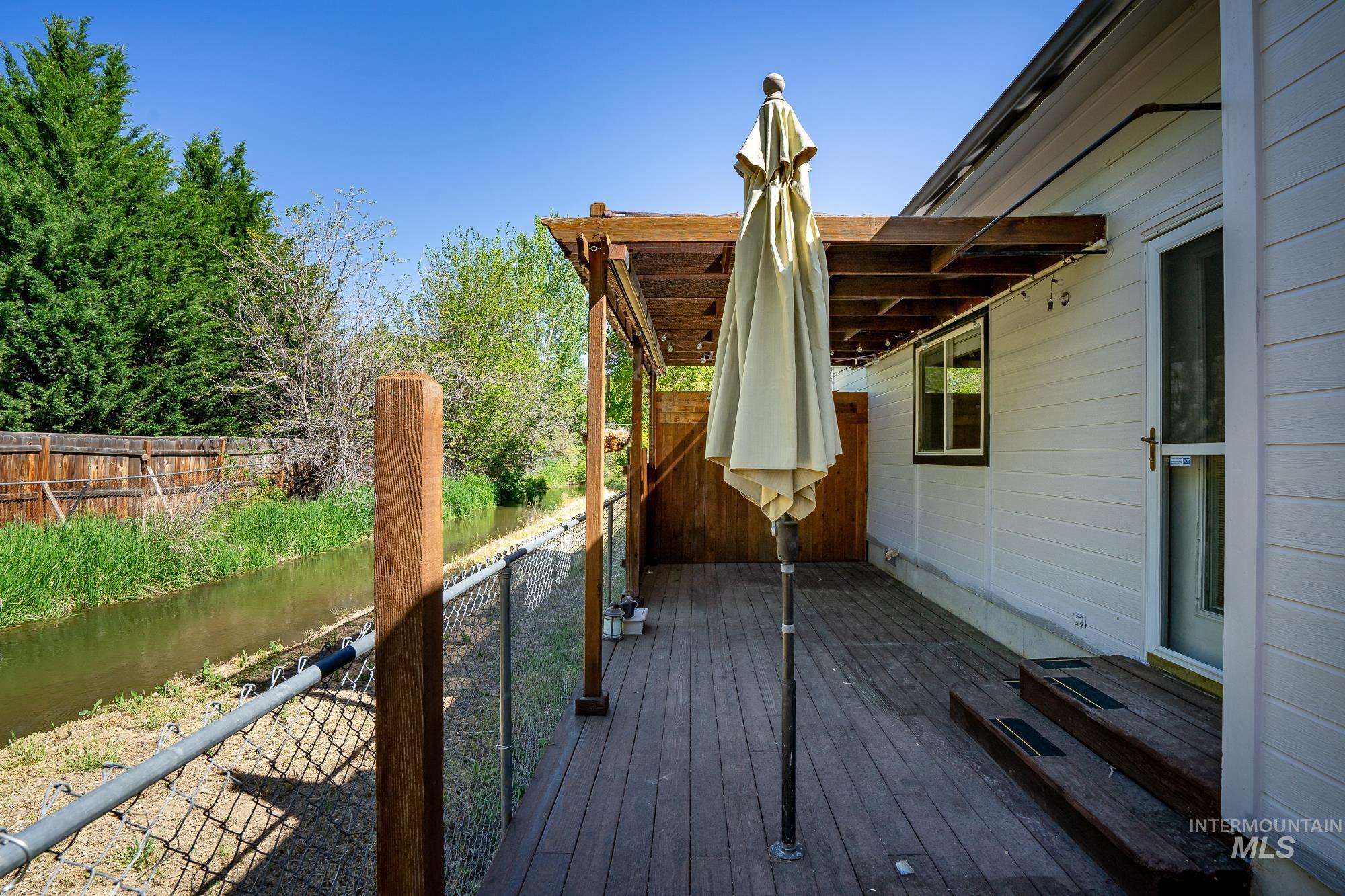 1861 N Interlachen Way