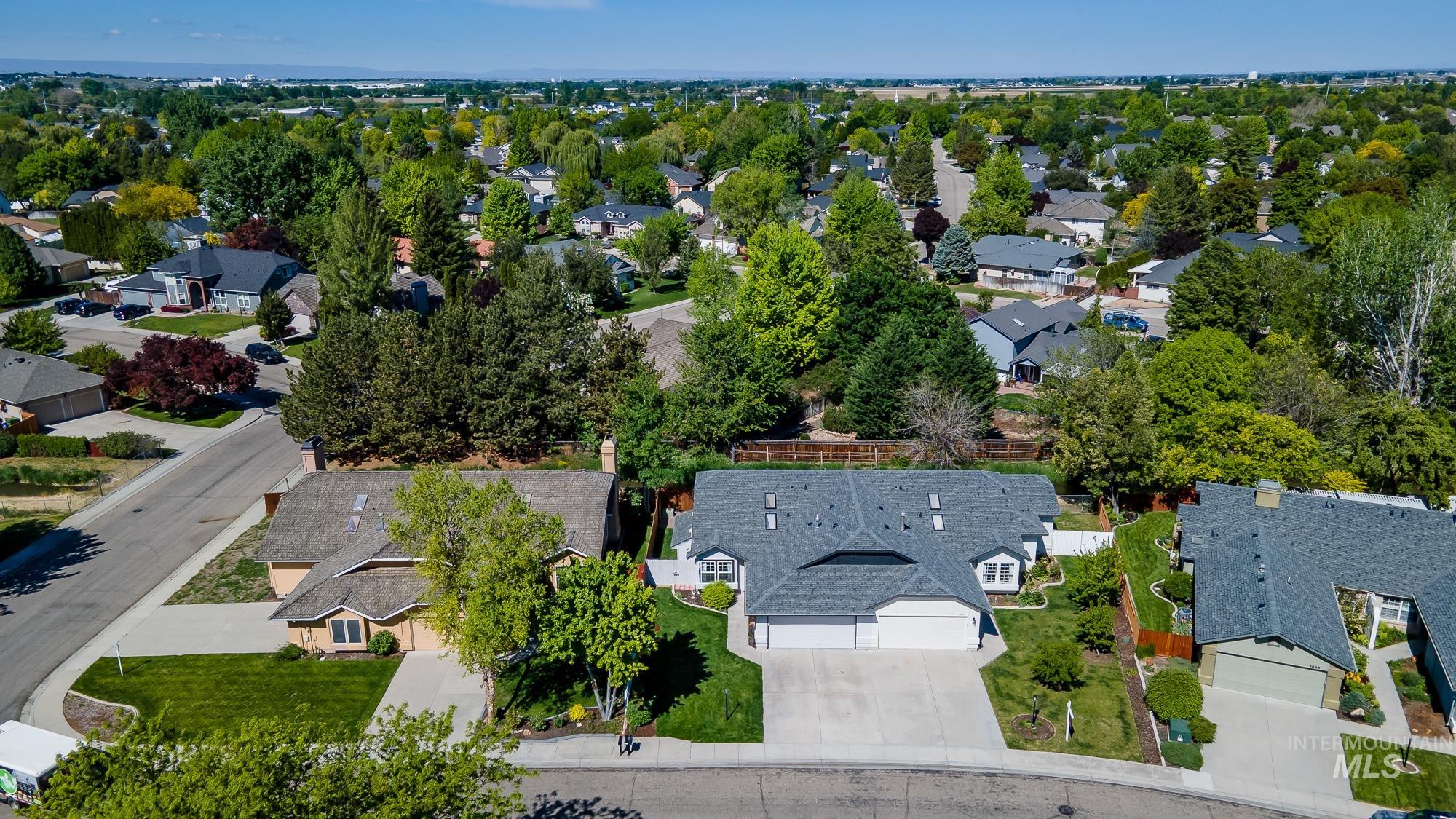 1861 N Interlachen Way