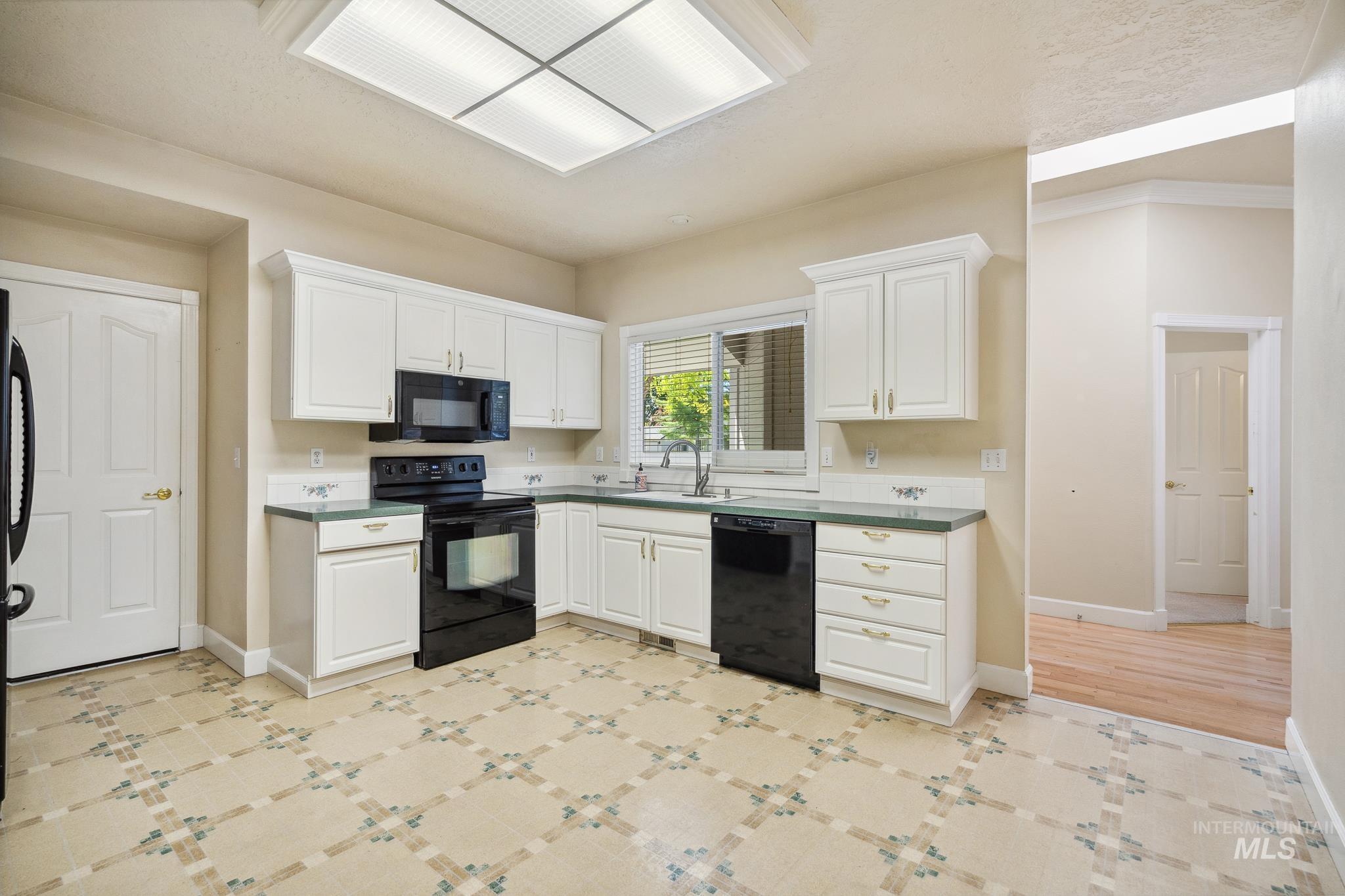 1861 N Interlachen Way