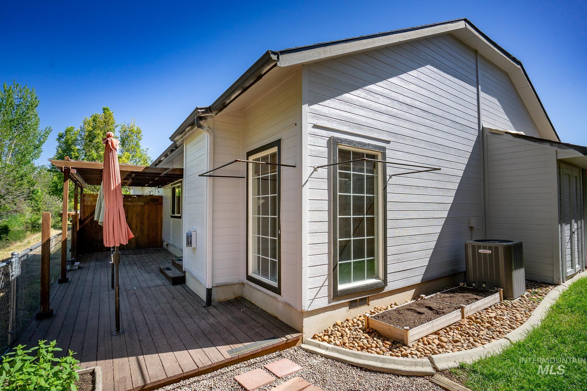 1861 N Interlachen Way