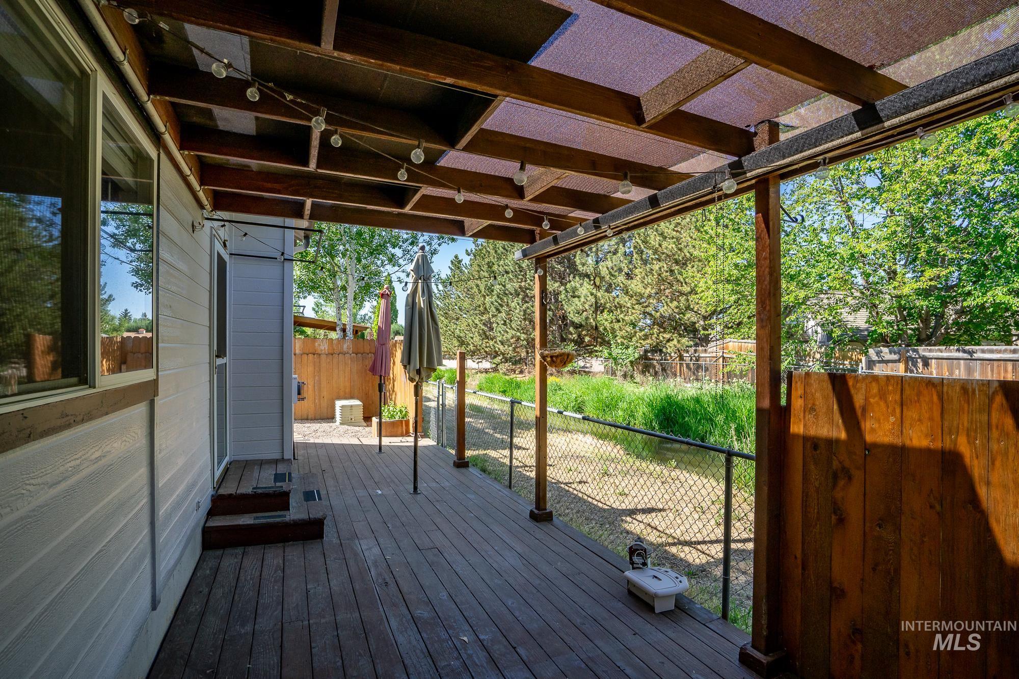 1861 N Interlachen Way