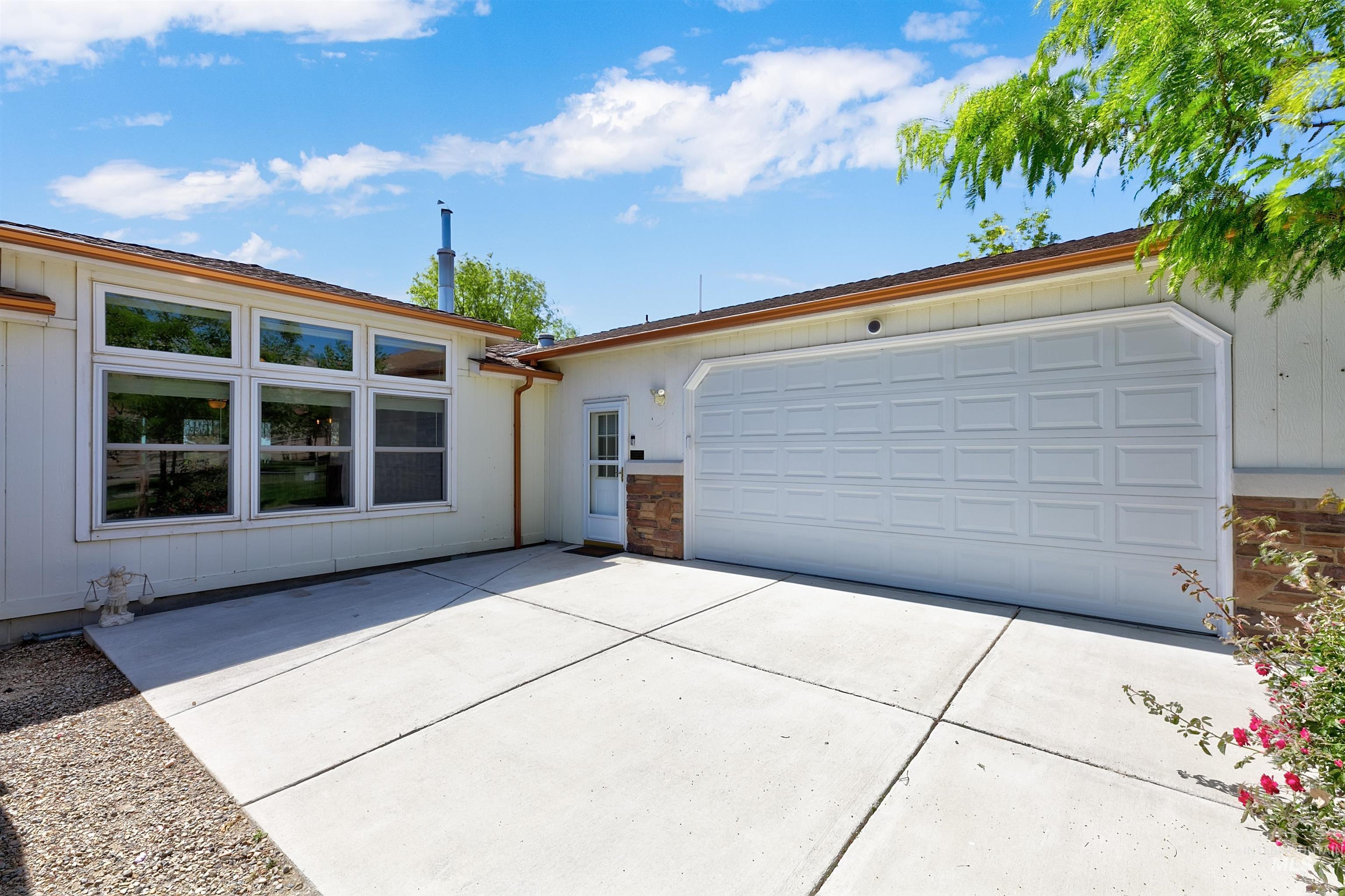 7459 Old Bruneau Hwy