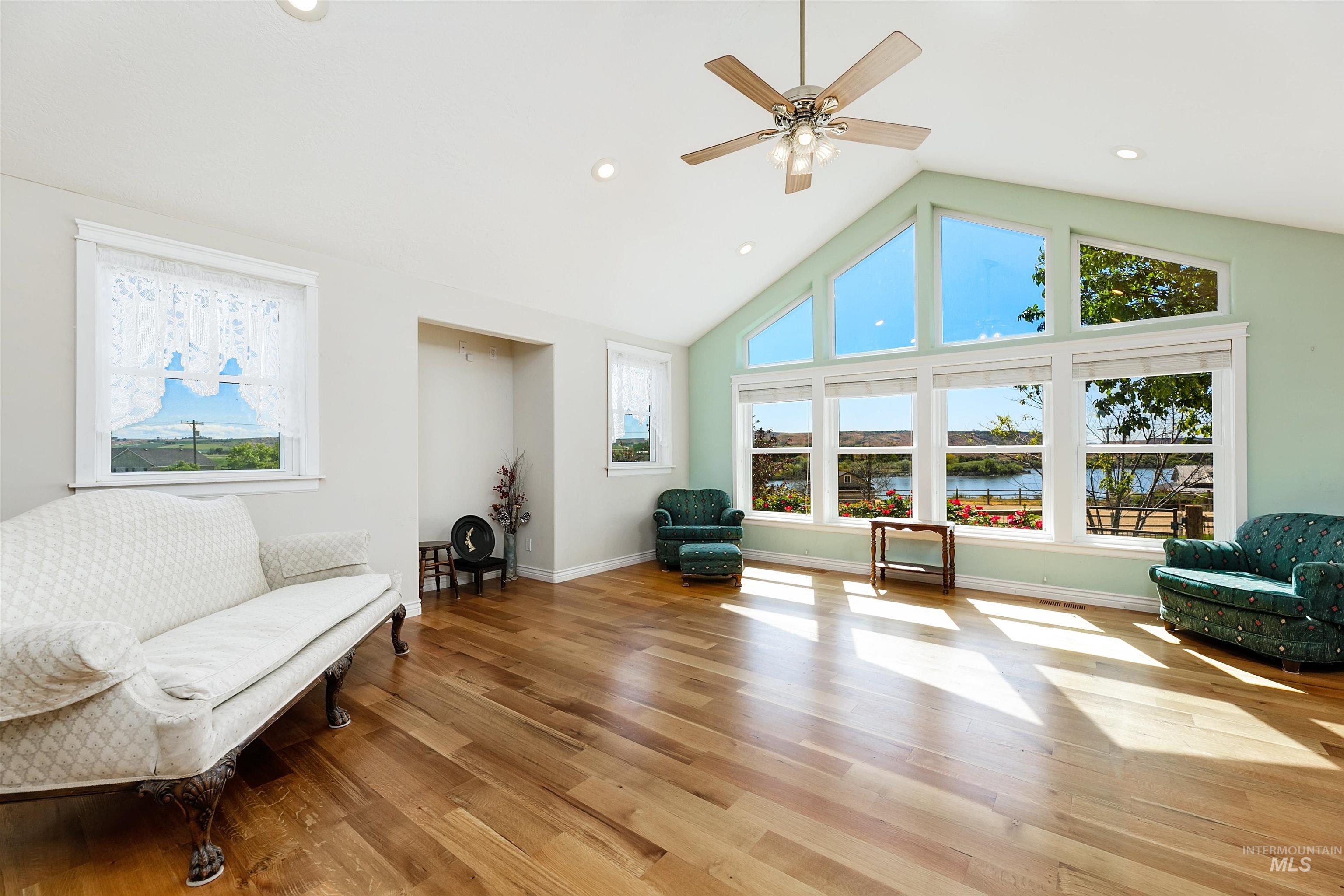 7459 Old Bruneau Hwy