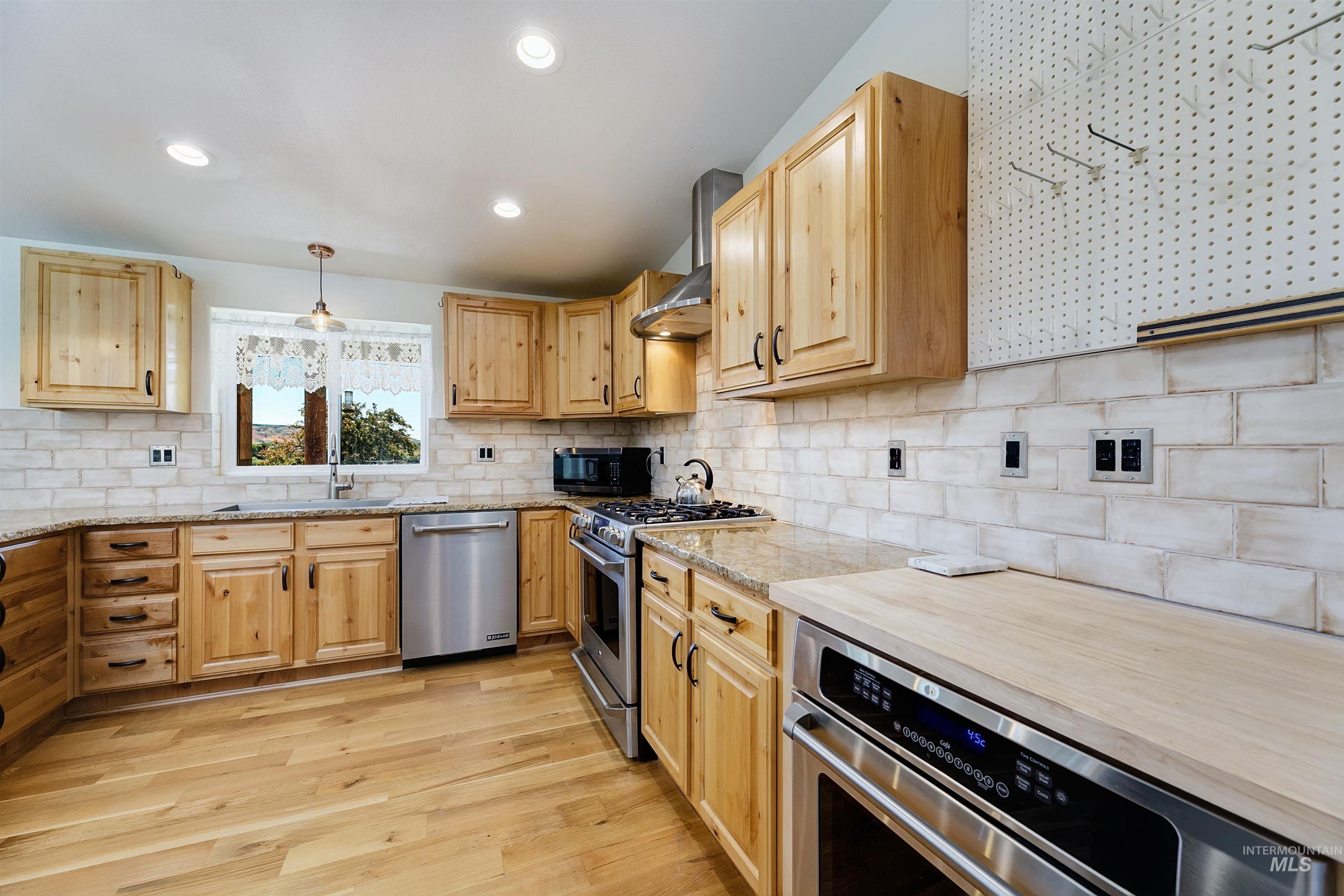 7459 Old Bruneau Hwy