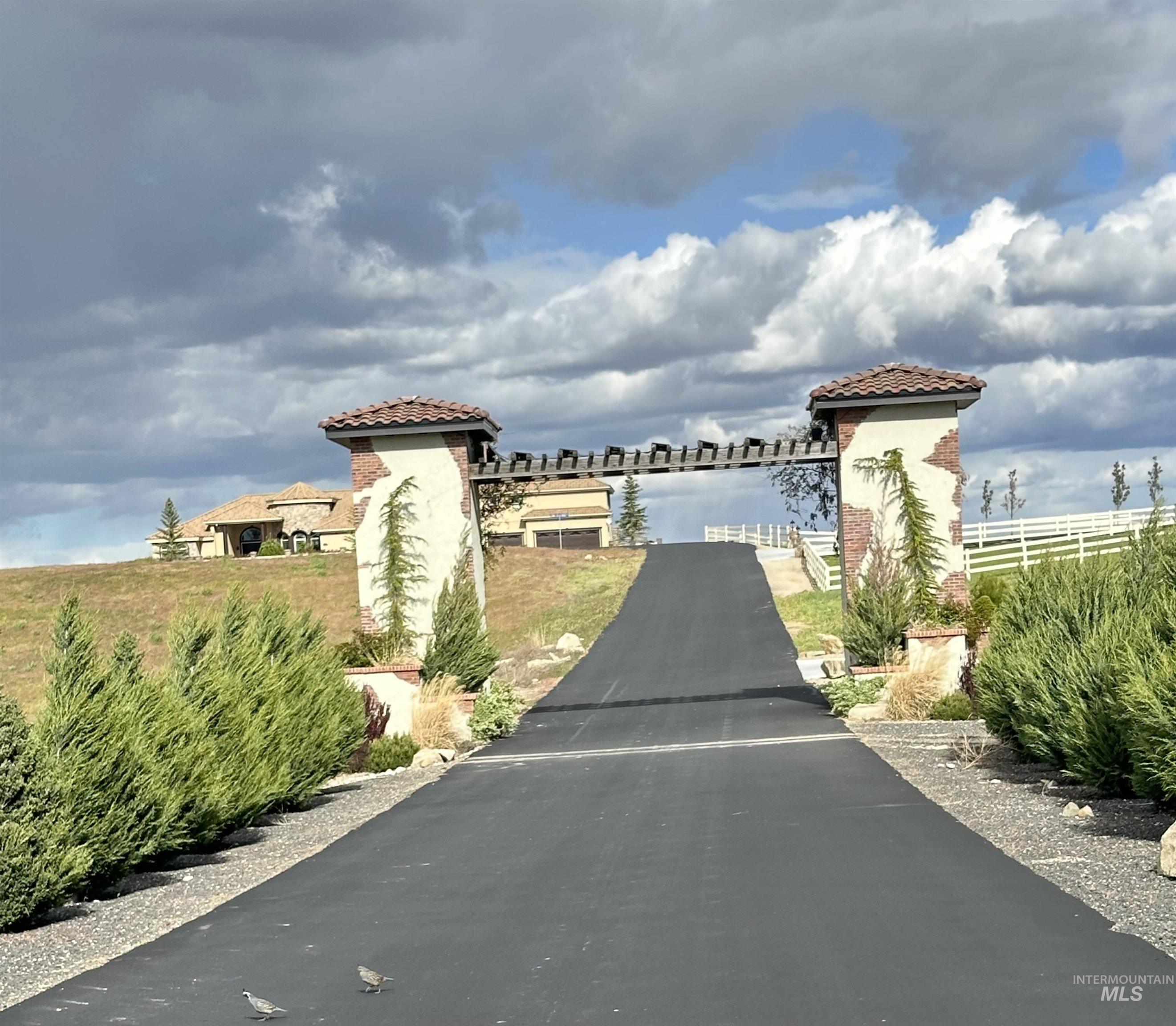 8202 Loma Linda Ridge