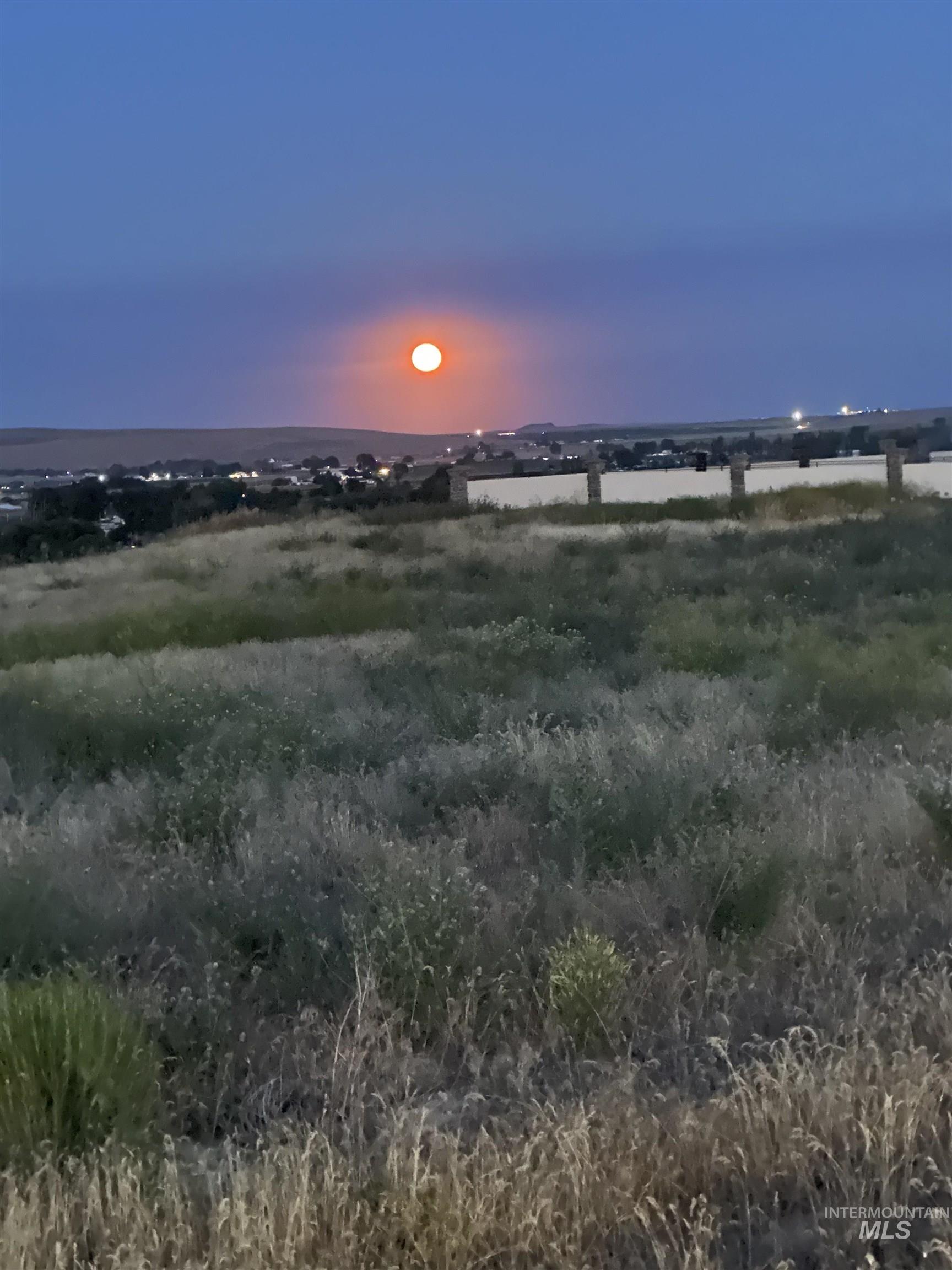 8202 Loma Linda Ridge