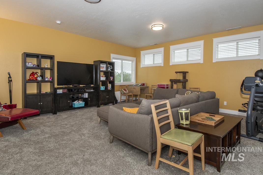 1831 N Racing Water Place