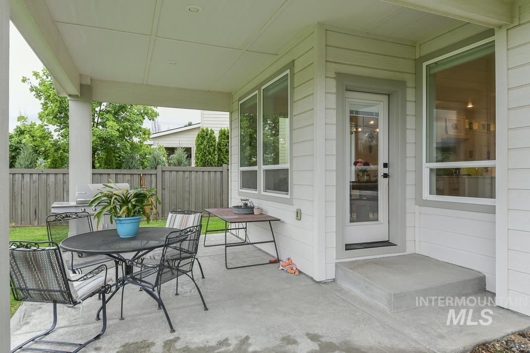 1831 N Racing Water Place