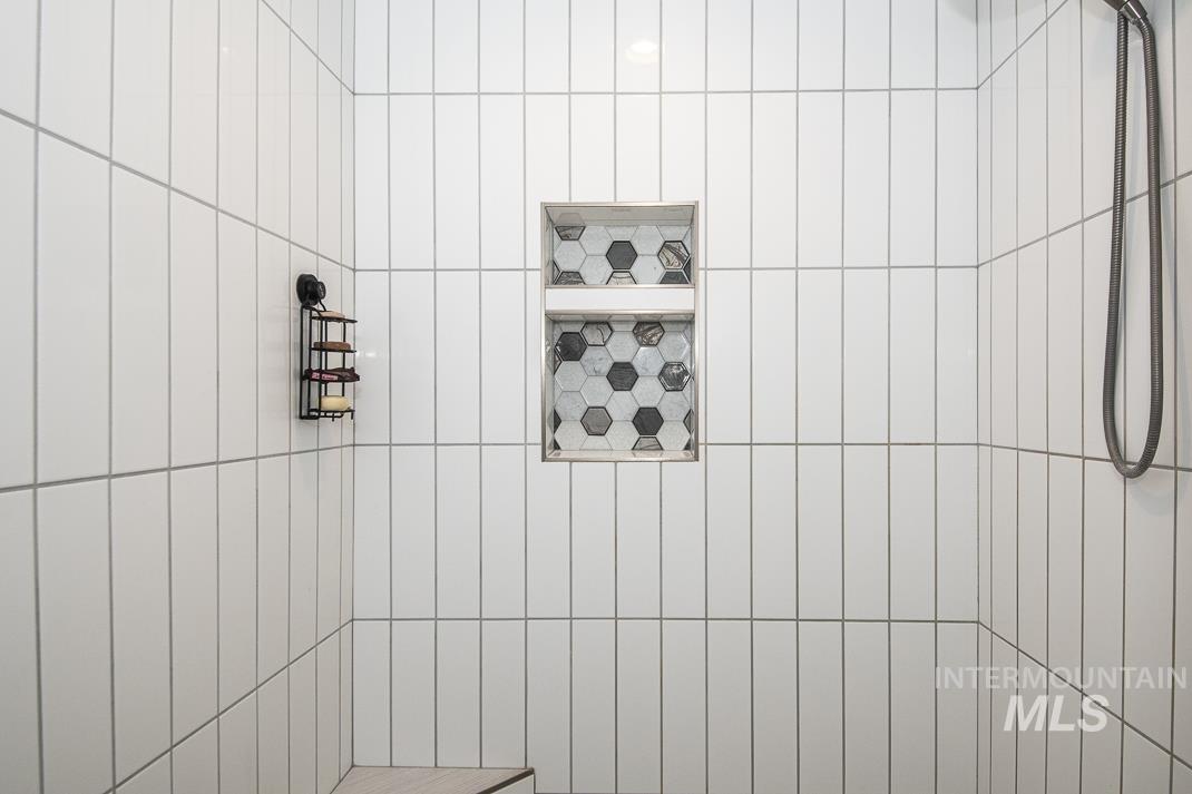 1831 N Racing Water Place