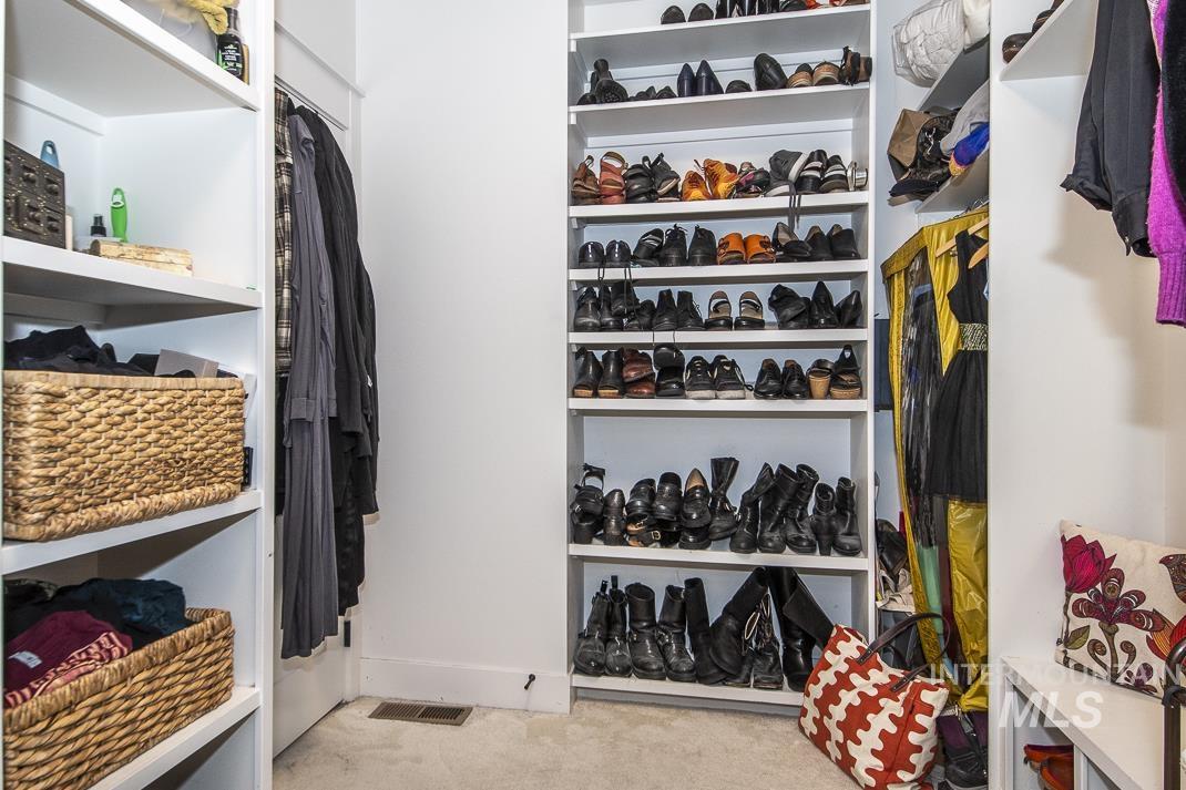 1831 N Racing Water Place