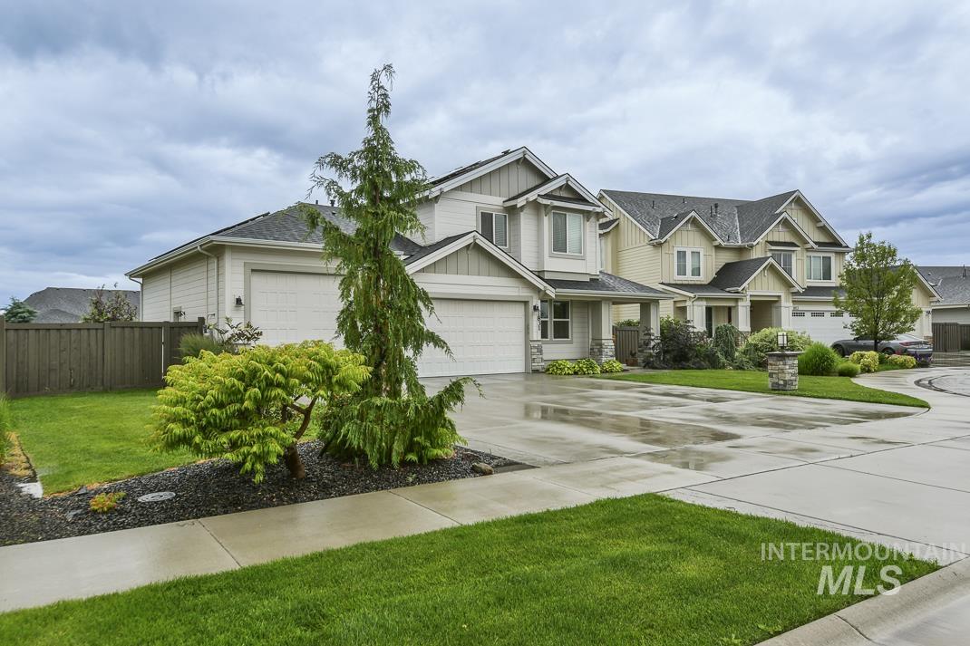 1831 N Racing Water Place