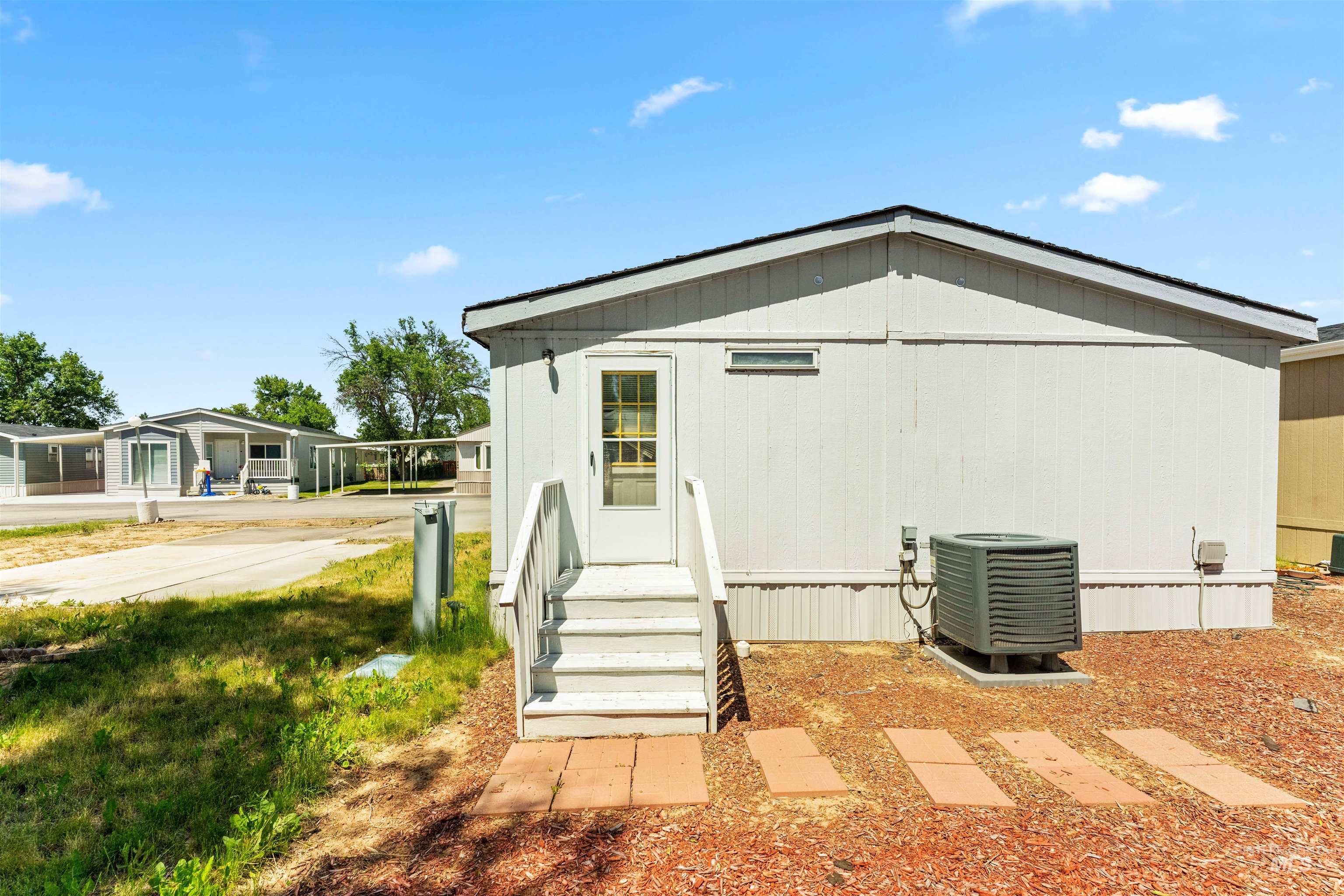 2401 S Owyhee St Unit: 89