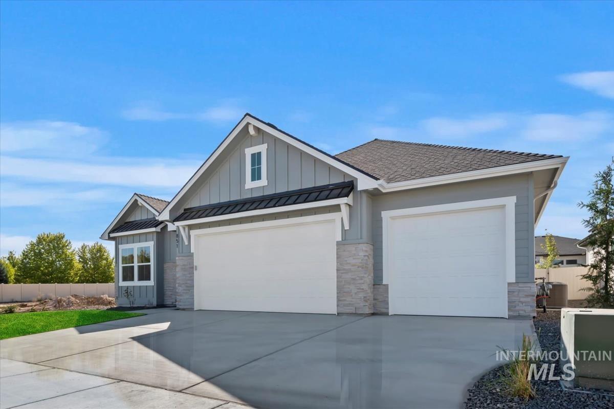 851 W Smokey Lake Dr.