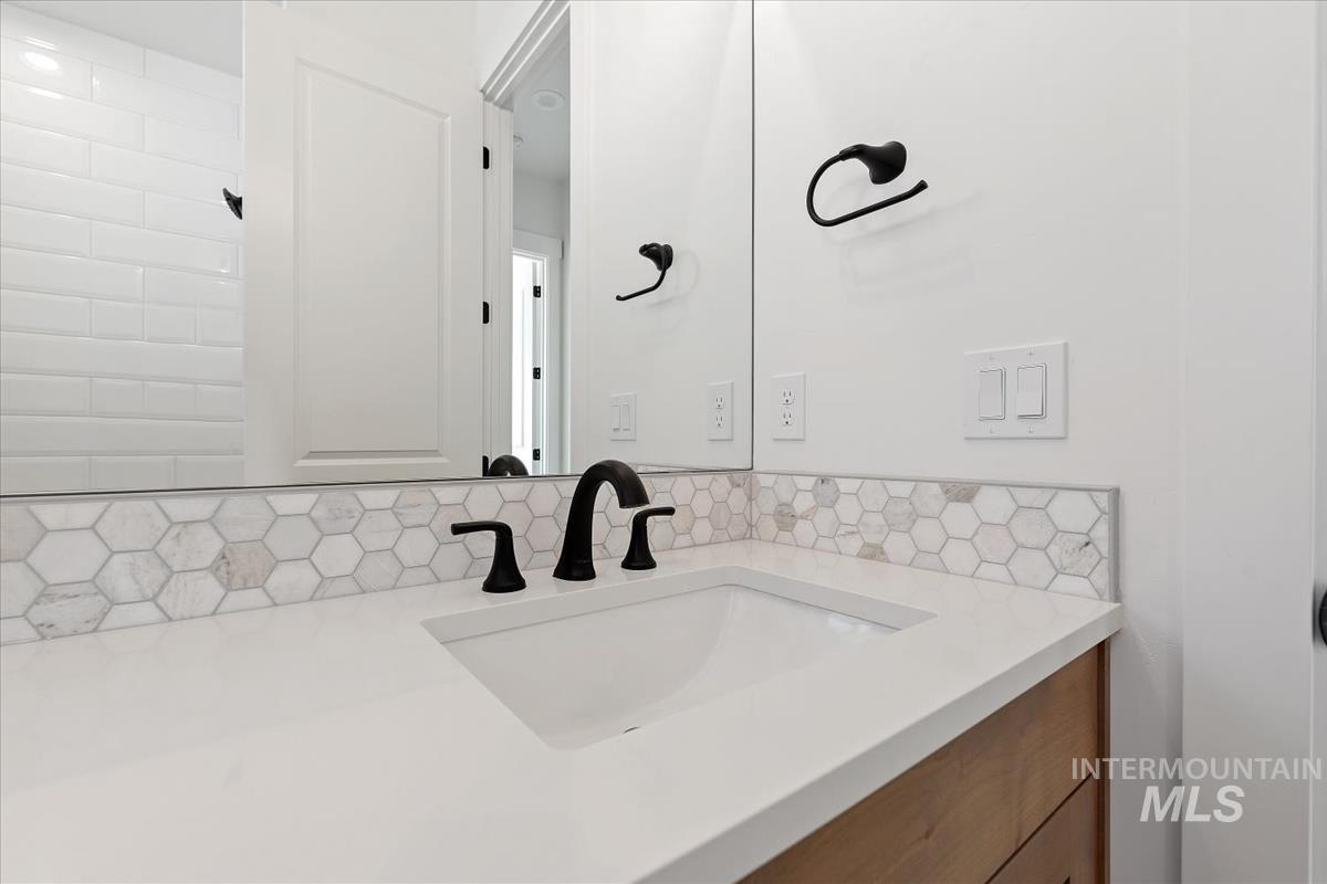 851 W Smokey Lake Dr.