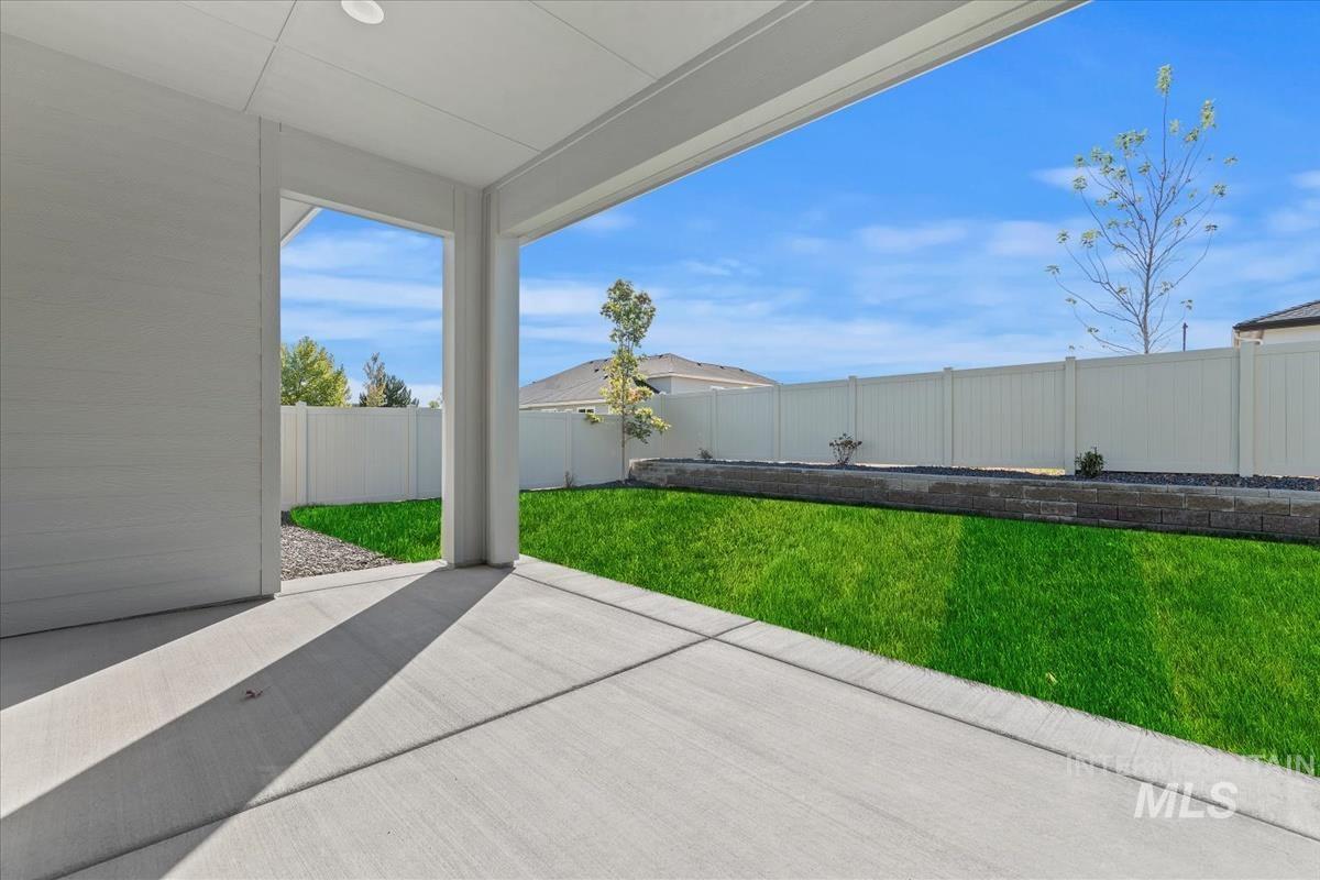 851 W Smokey Lake Dr.