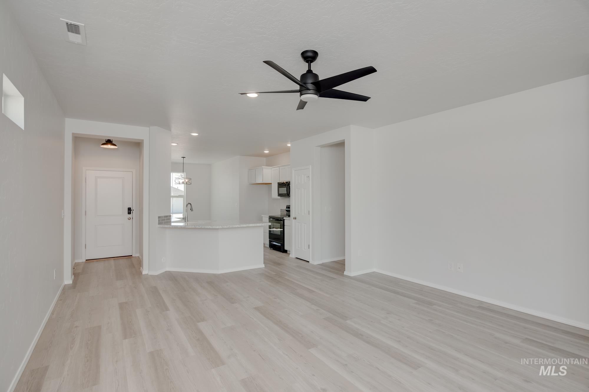 5006 W Riva Capri St