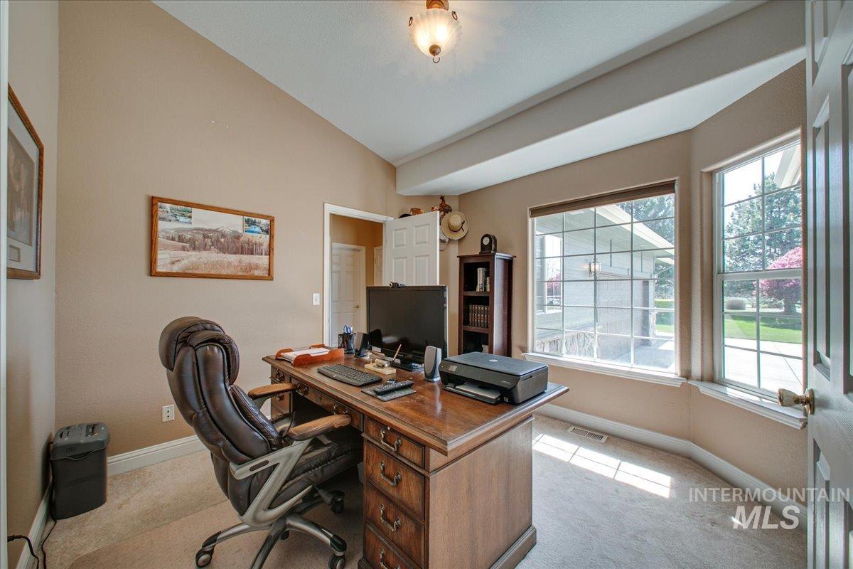 1910 W Campo Lane