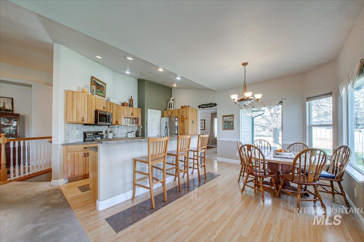 1910 W Campo Lane