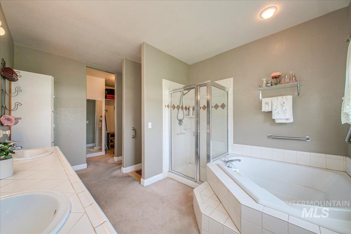 1910 W Campo Lane
