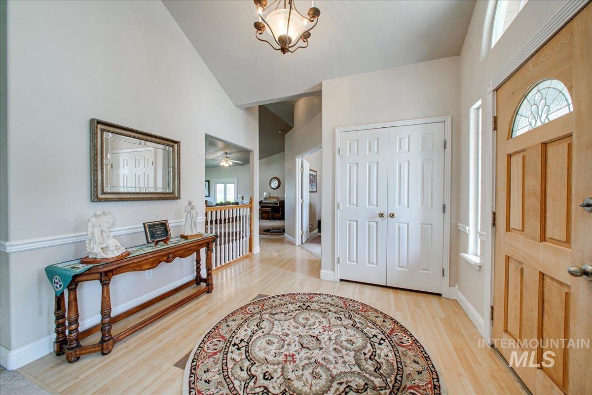 1910 W Campo Lane