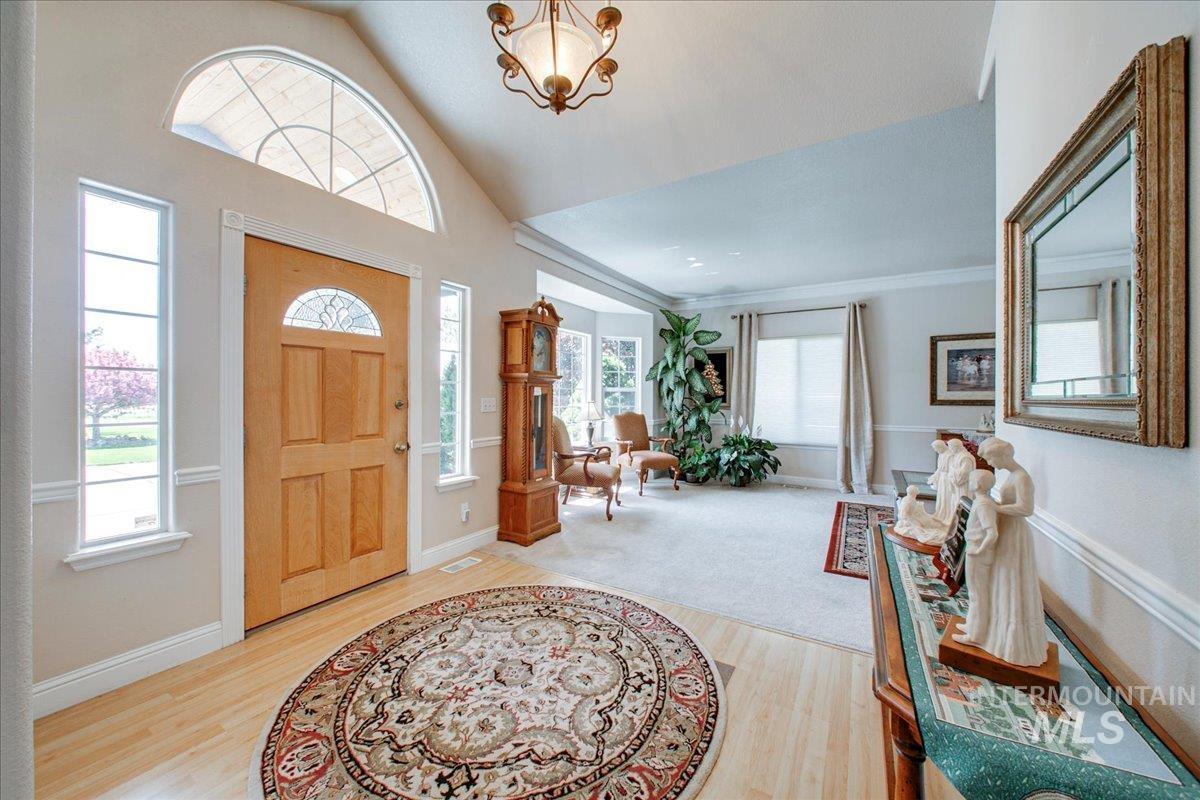 1910 W Campo Lane