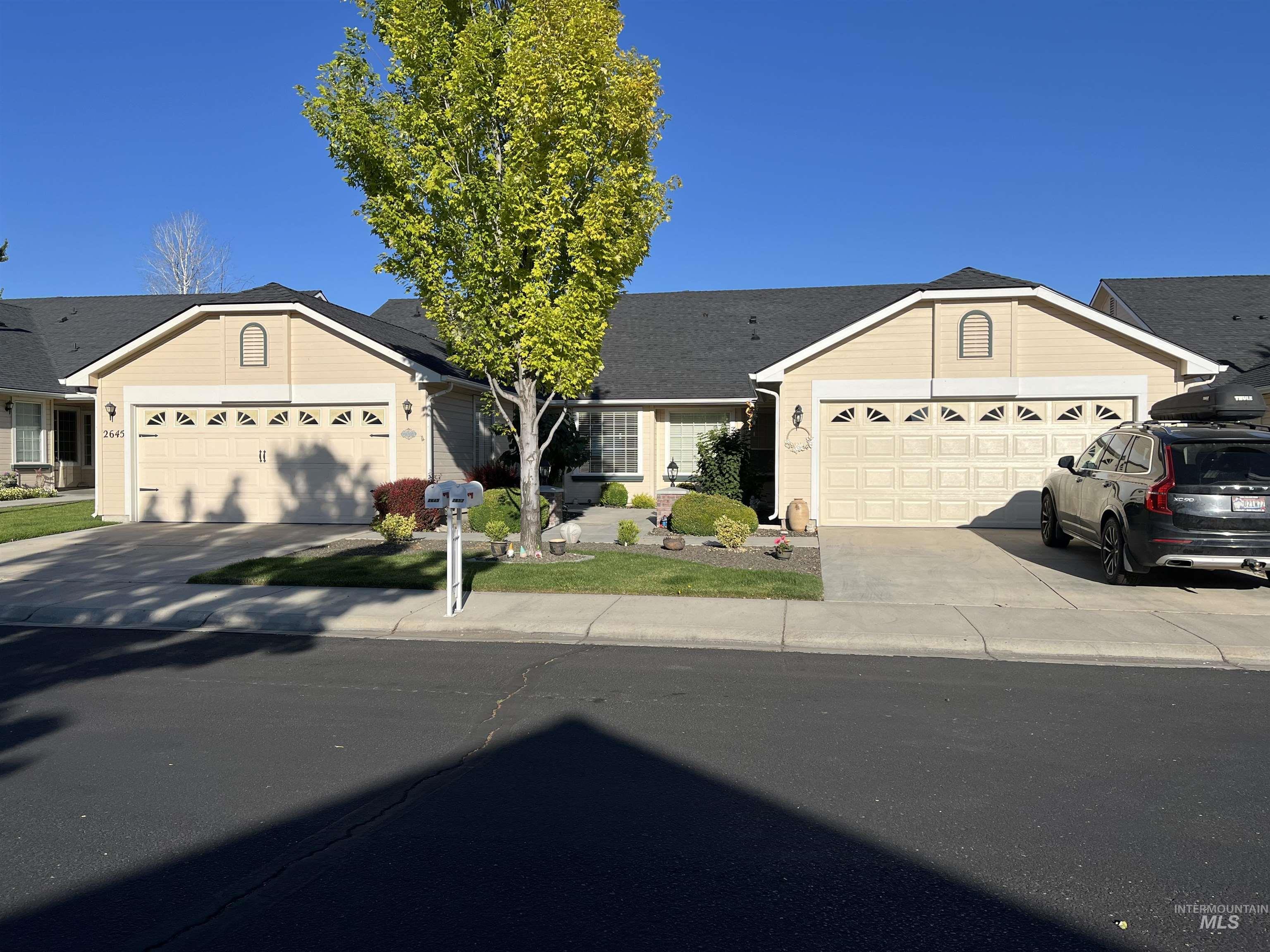 2645 N Englewood Way