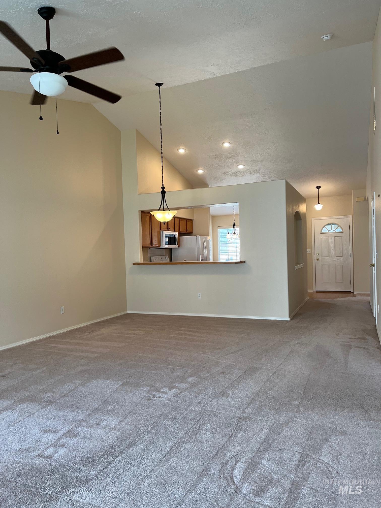 2645 N Englewood Way