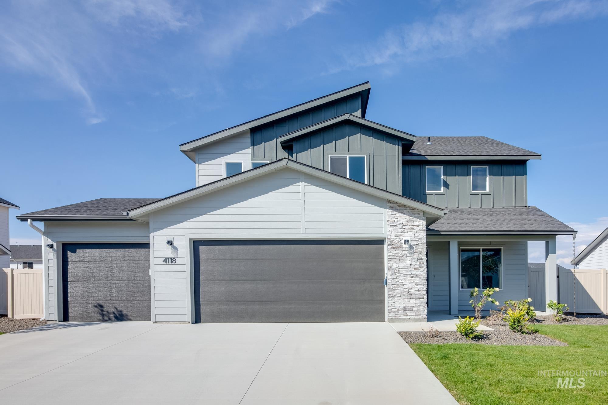 4118 E White Plains St